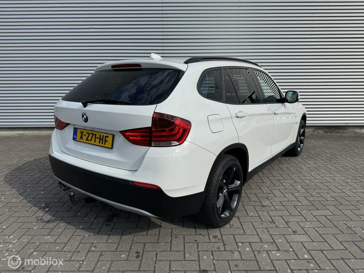 BMW X1 xDrive28i Executive | Xenon | Leer | Stoelverwarmi Blanco - 2