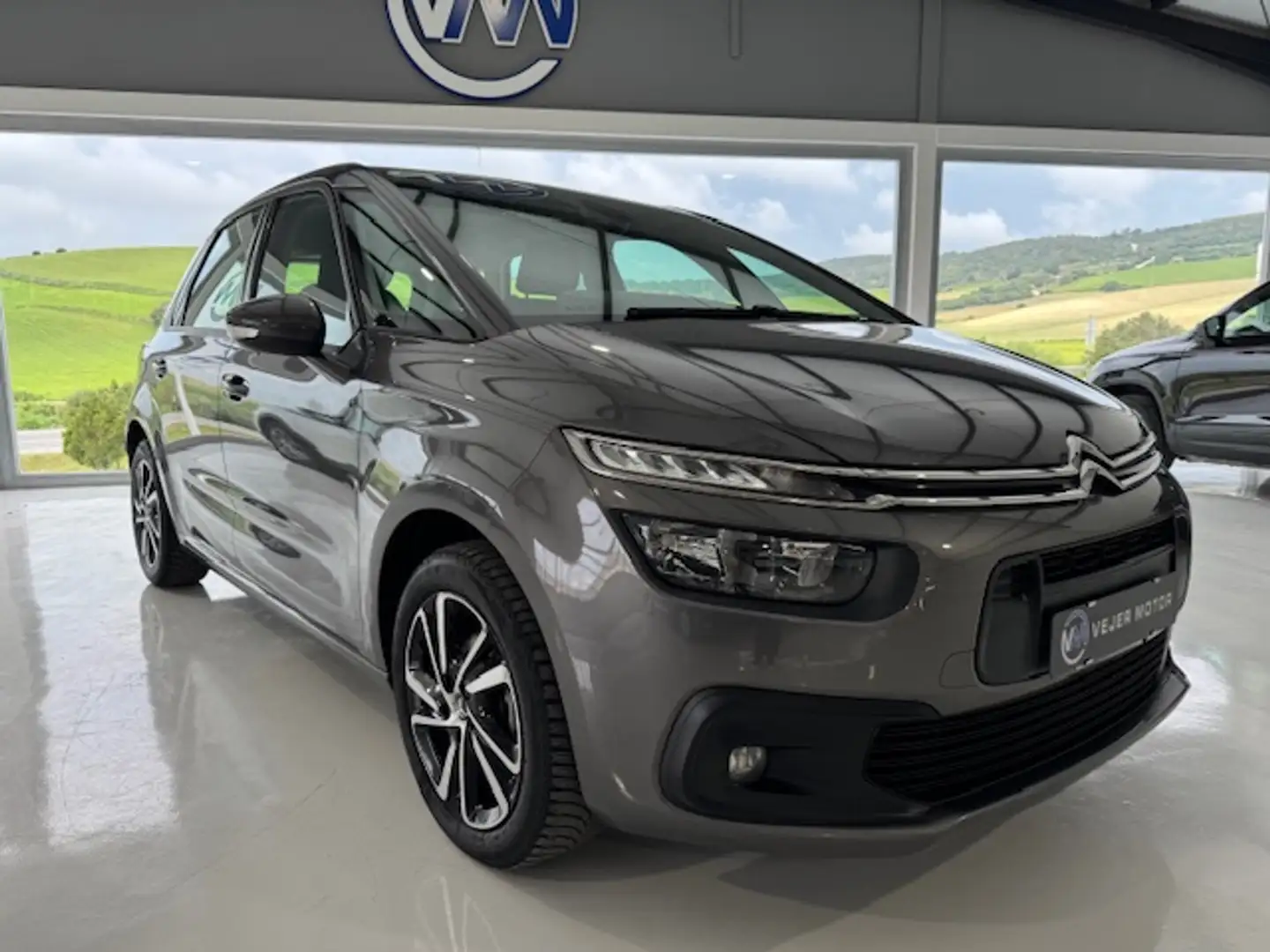 Citroen C4 Grand Spacetourer 1.5BlueHDI Shine Pack EAT8 130 Grijs - 1