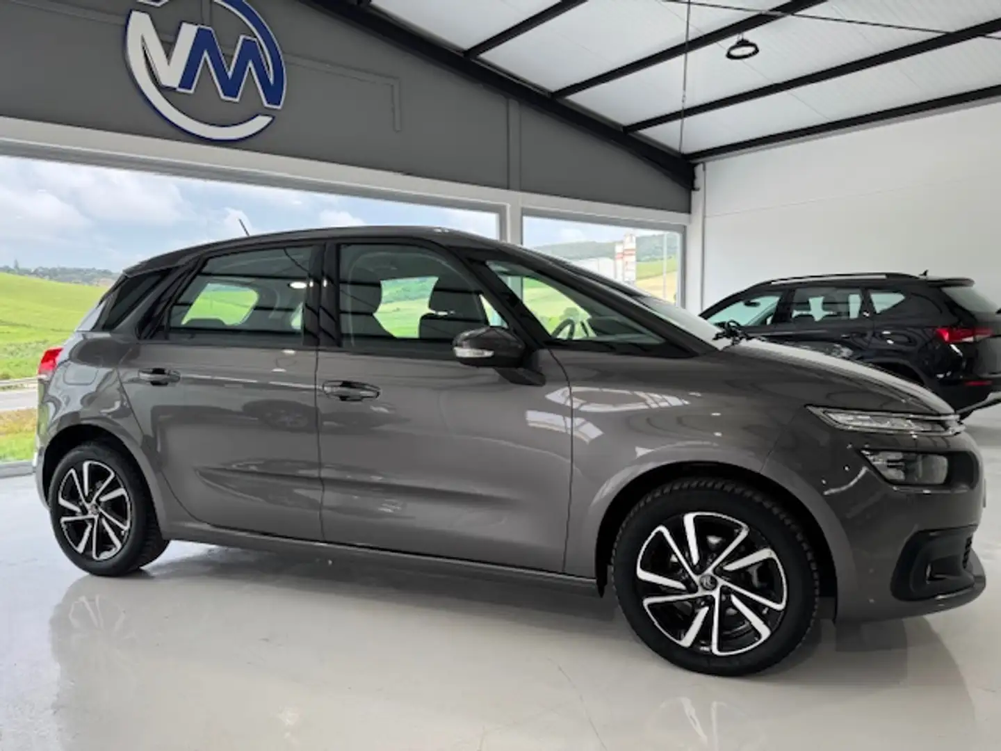 Citroen C4 Grand Spacetourer 1.5BlueHDI Shine Pack EAT8 130 Grijs - 2