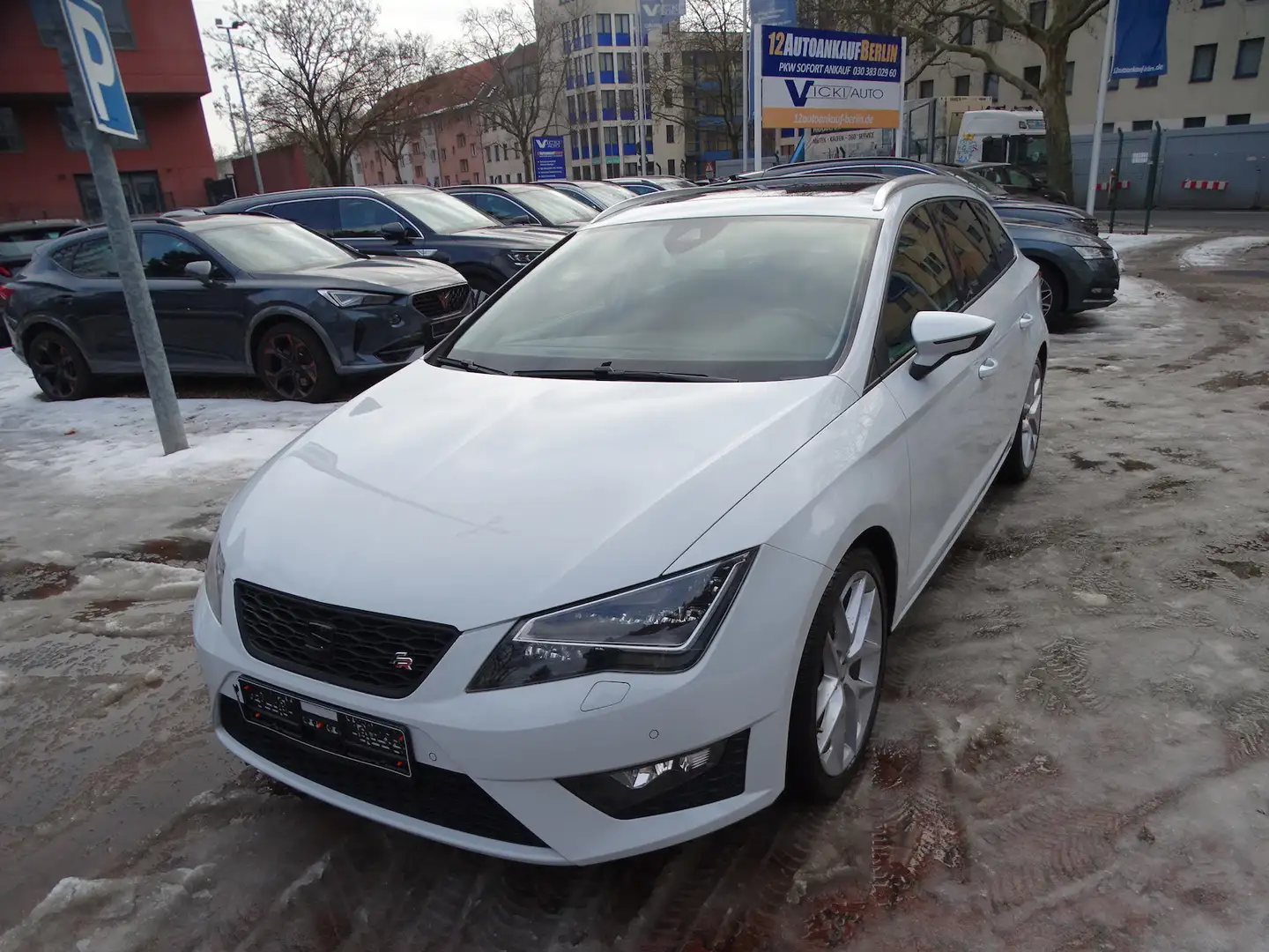 SEAT Leon 2.0 ST FR Automatik Panorama Weiß - 1