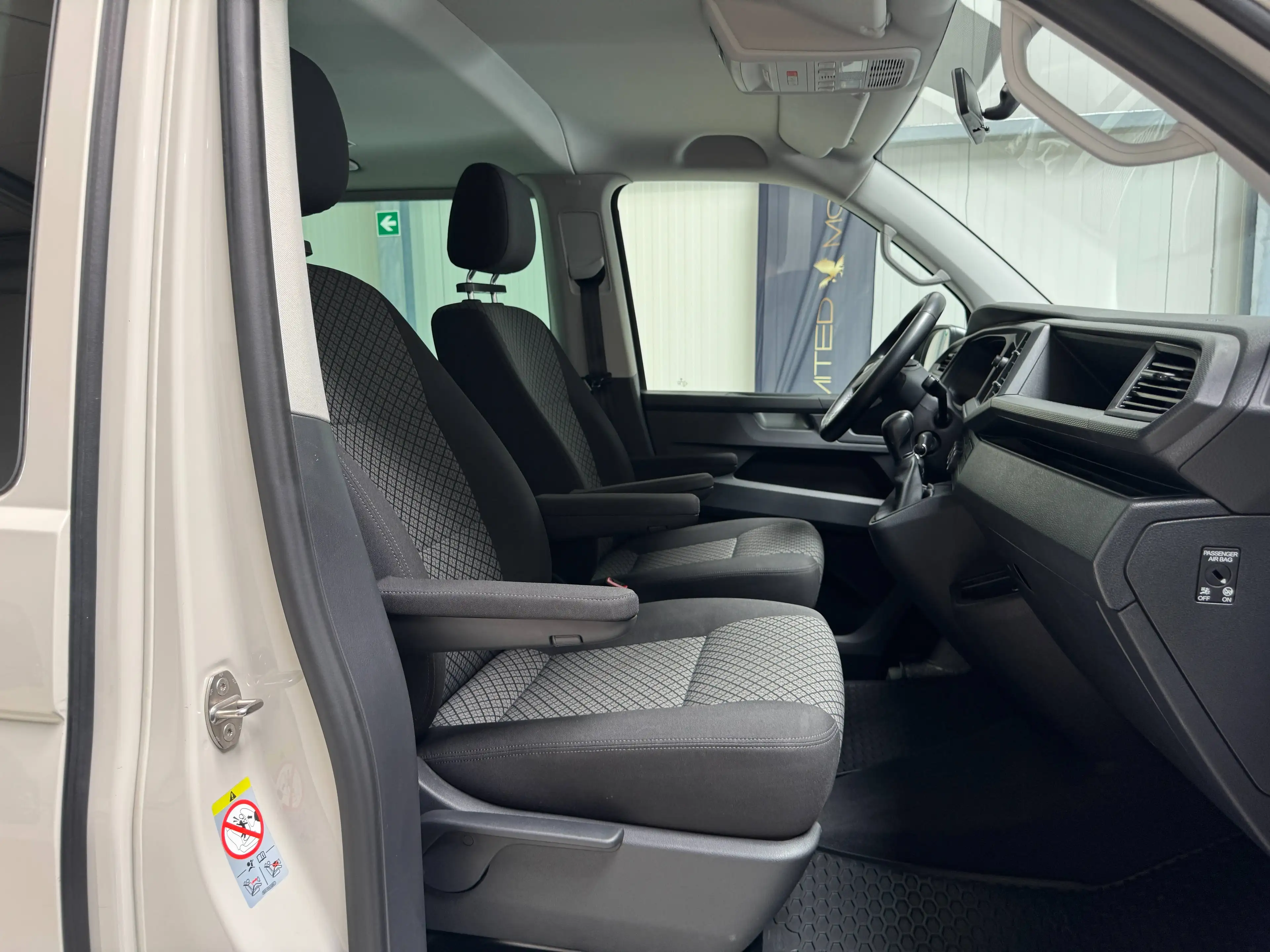 Volkswagen T6.1 Multivan Standhzg Kamera Klimaaut Sitzhzg Navi Service TÜV neu — photo 11