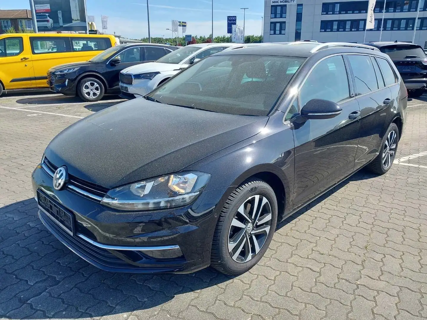 Volkswagen Golf VII 1.6TDI Variant IQ.DRIVE*ACC*NAVI* Schwarz - 1