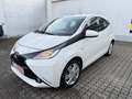 Toyota Aygo AYGO x-play touch /KLIMA/PDC/NAVI/TÜV/1HAND Blanc - thumbnail 3