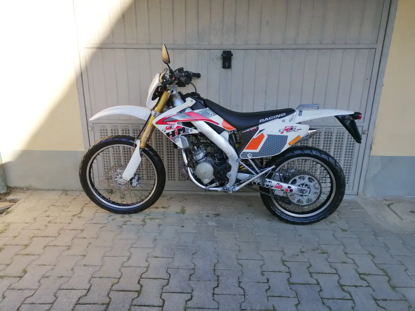 HM HM 50 CRE Biały - 1