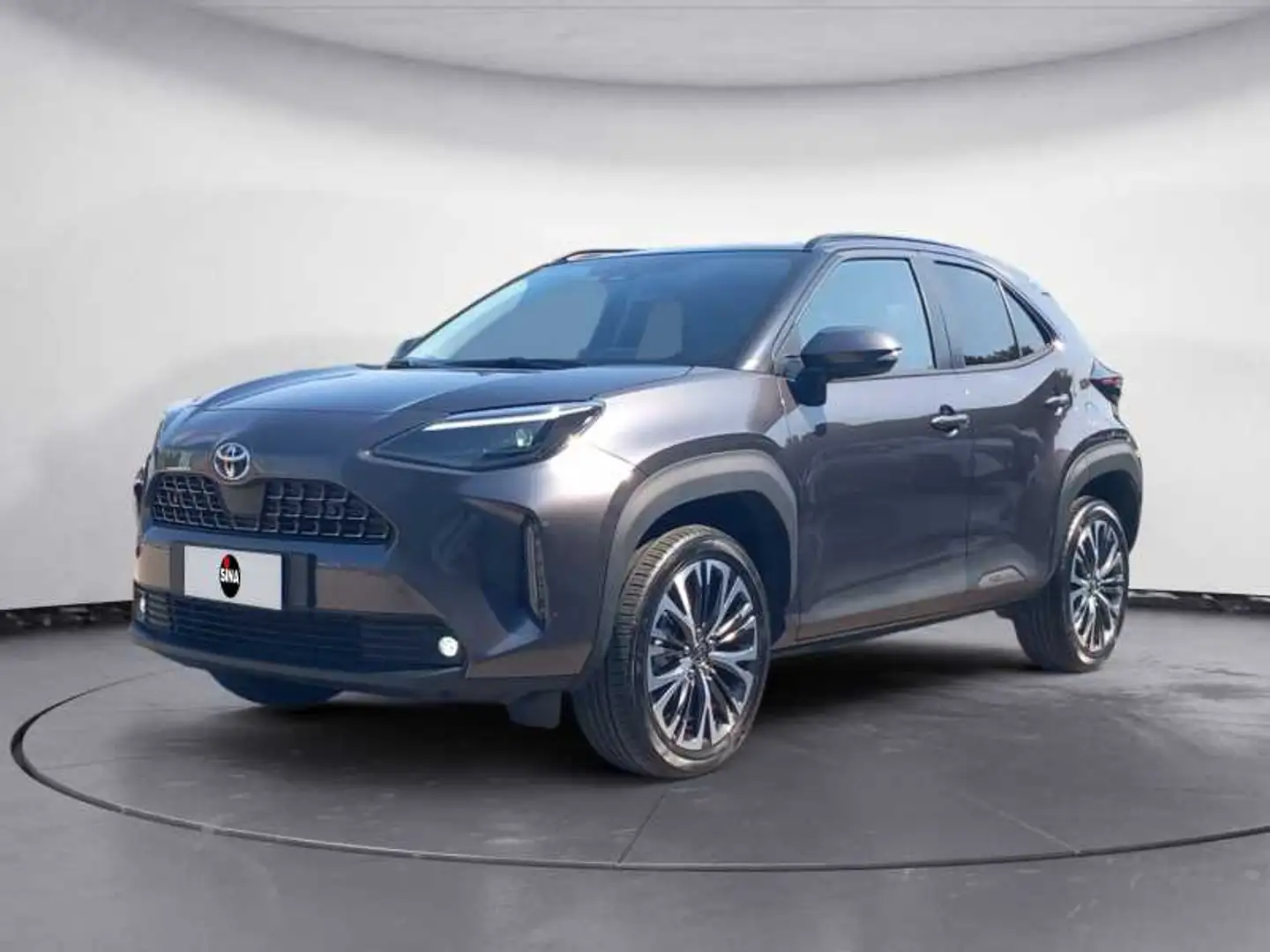 Toyota Yaris Cross 1.5h Lounge fwd 116cv e-cvt Grigio - 1