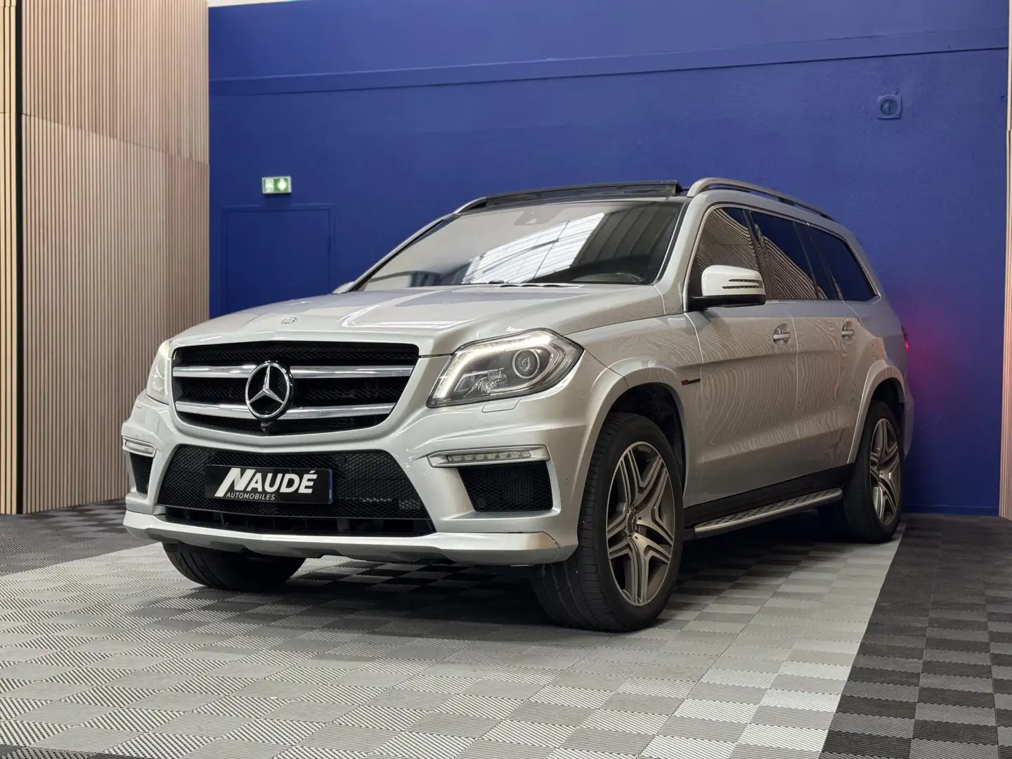 Mercedes-Benz GL 63 AMG 63 AMG V8 557 CH 7G-Tronic 7 PLACES 4 MATIC DESIGN Grau - 2