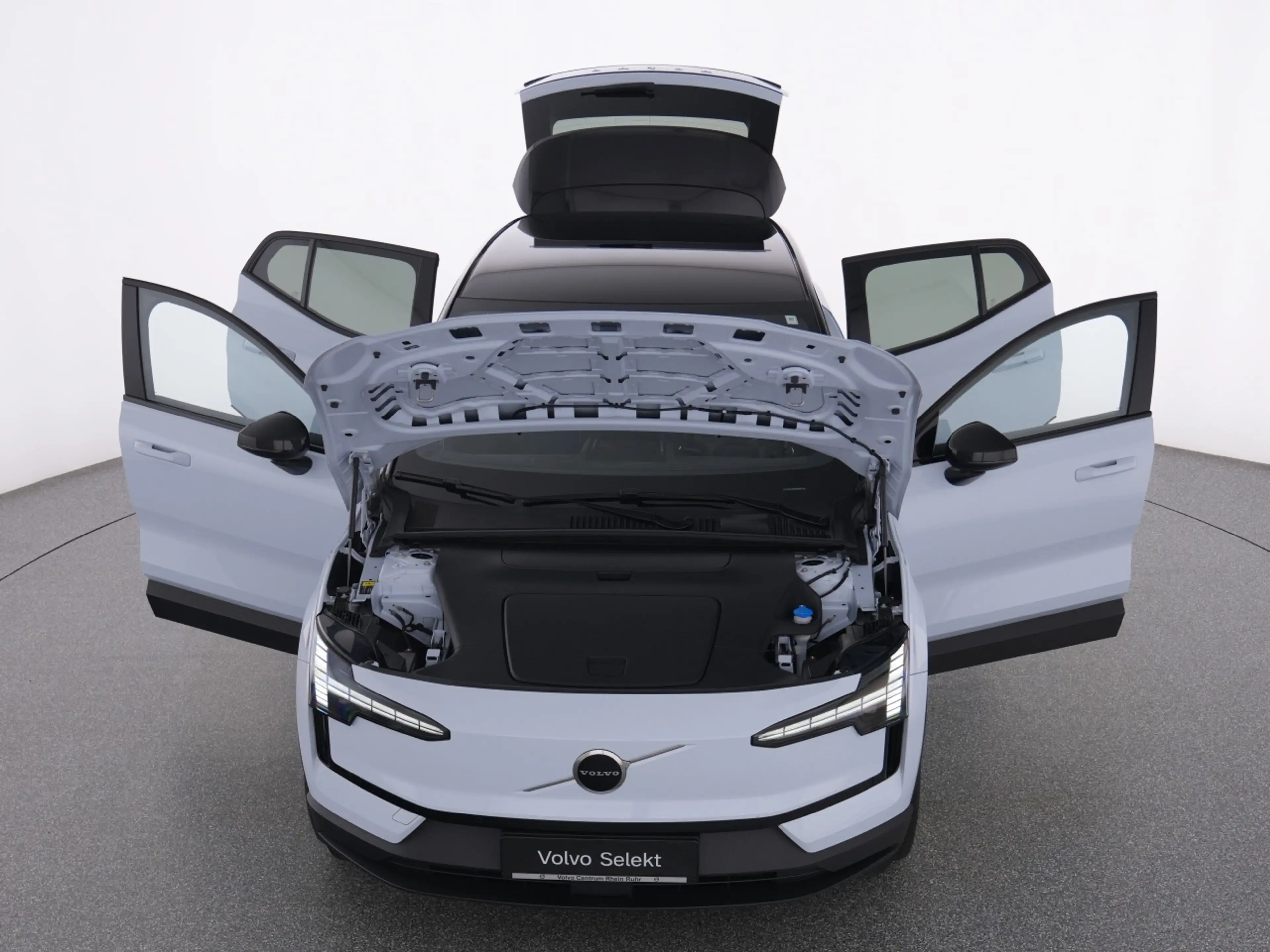 Volvo EX30 PURE ELECTRIC RWD PLUS WINTERPAK+LM19+NAVI+ — photo 14