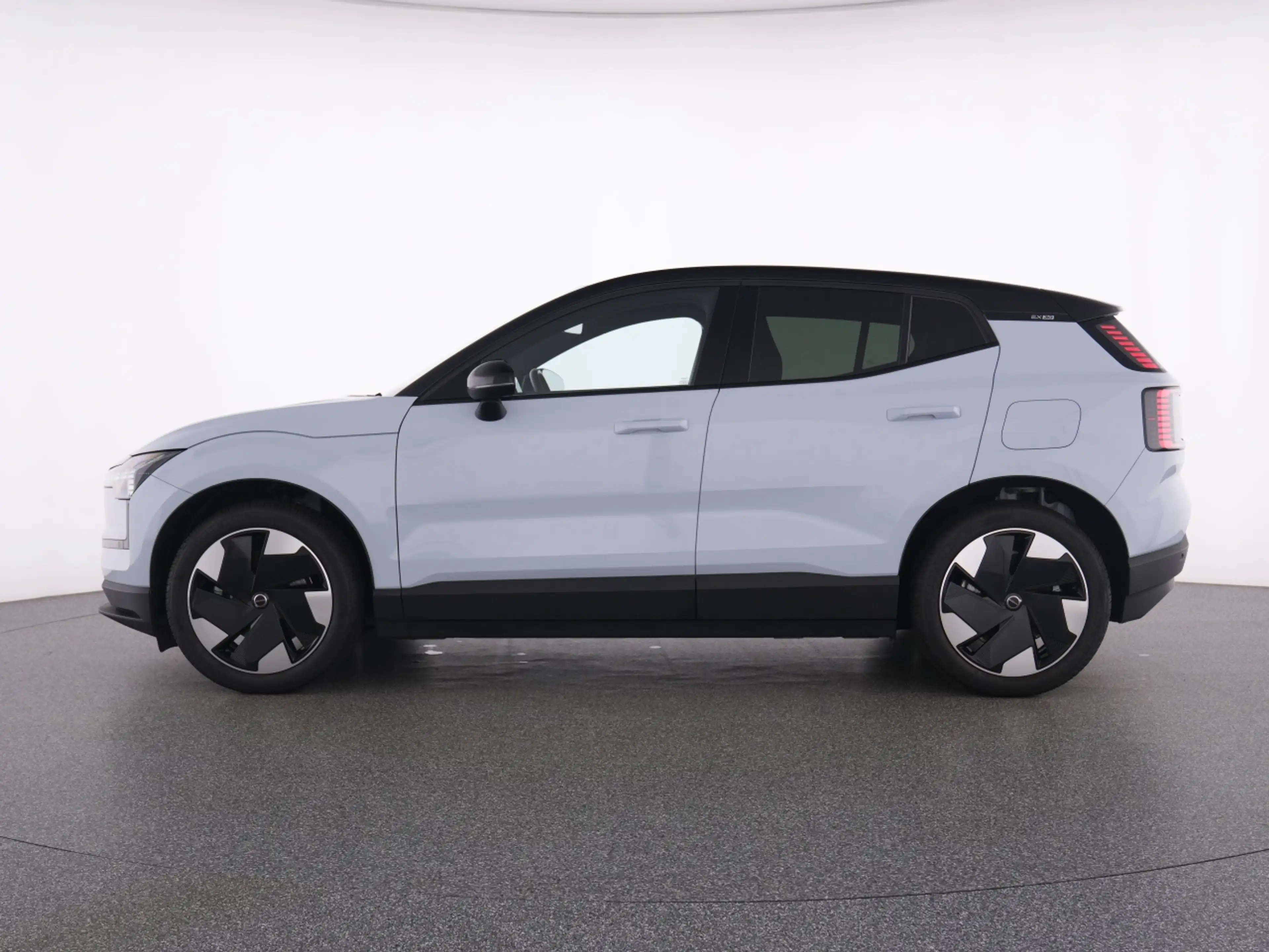 Volvo EX30 PURE ELECTRIC RWD PLUS WINTERPAK+LM19+NAVI+ — photo 12