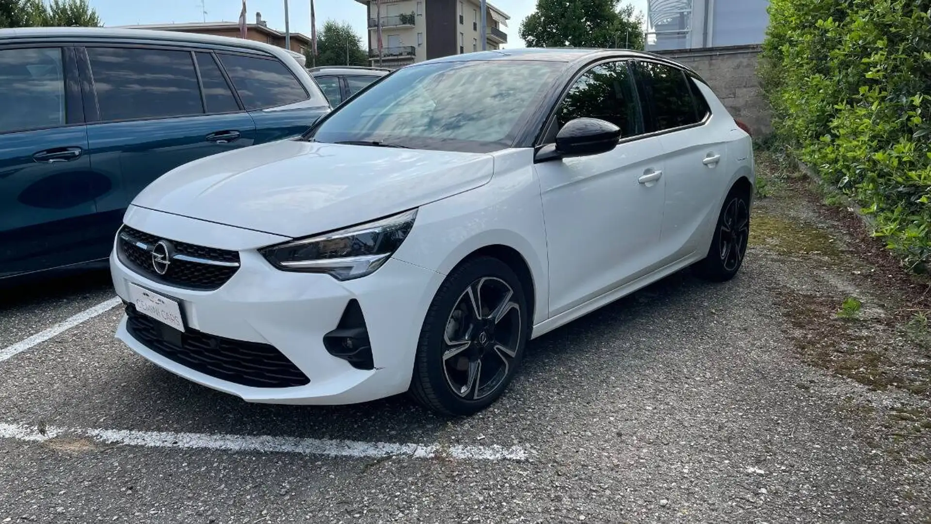 Opel Corsa 1.2 GS Line s&s 100cv Weiß - 1