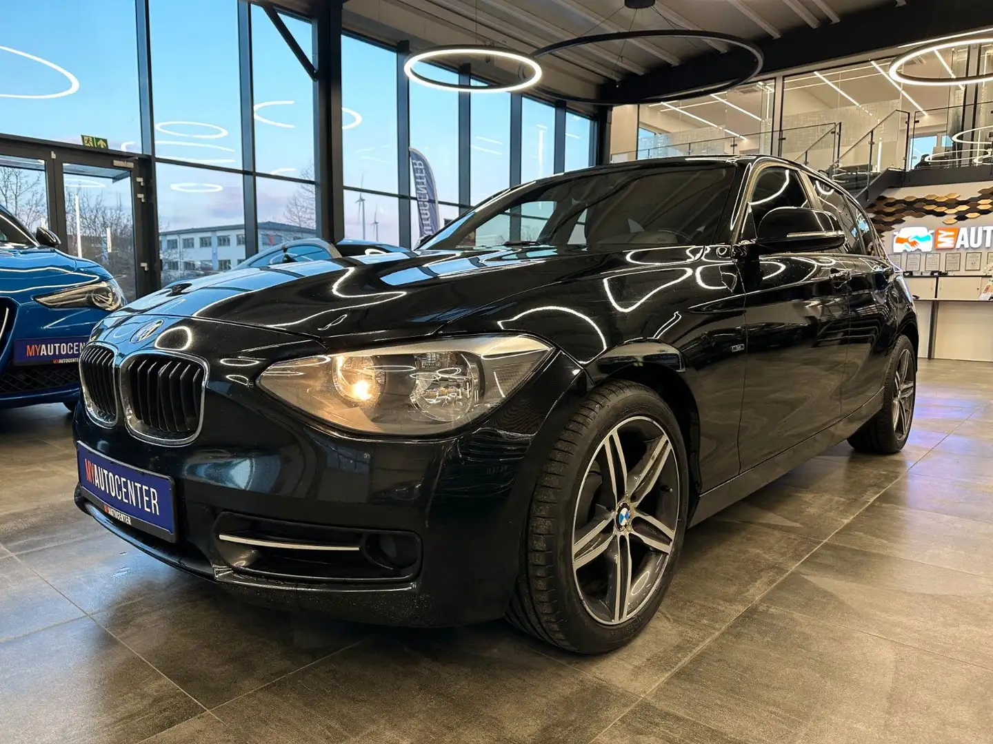 BMW 116 i Limousine 5-trg. *Klima*Isofix*PDC*CD* Noir - 2