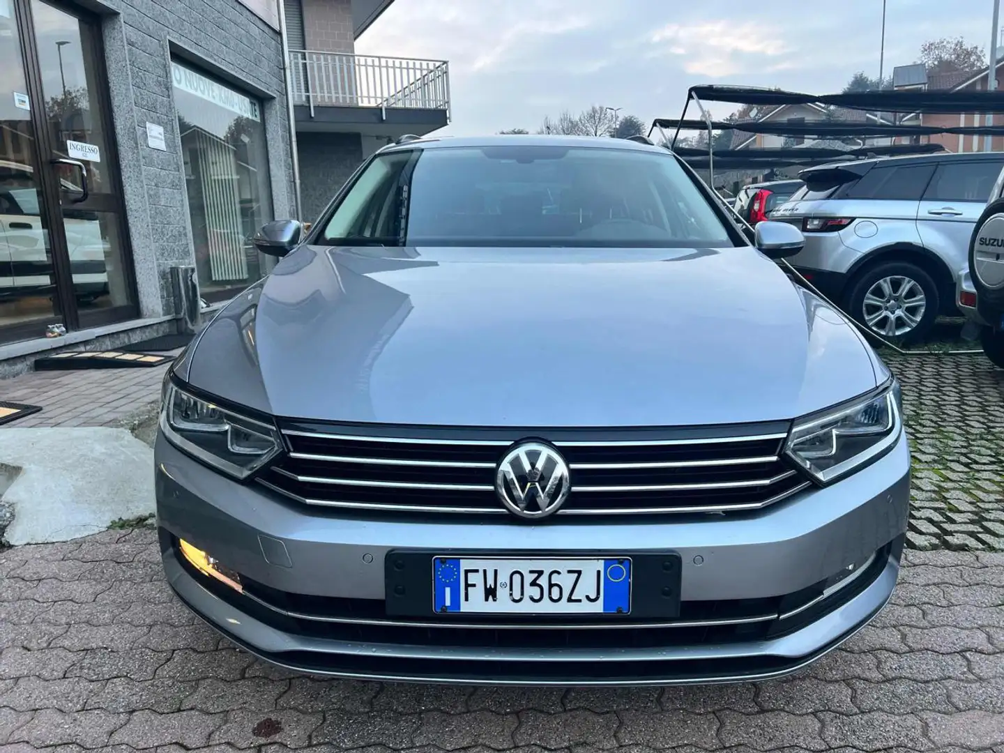 Volkswagen Passat Variant 2.0 TDI DSG Business BlueMotion Tech UNICO PROP Grigio - 2
