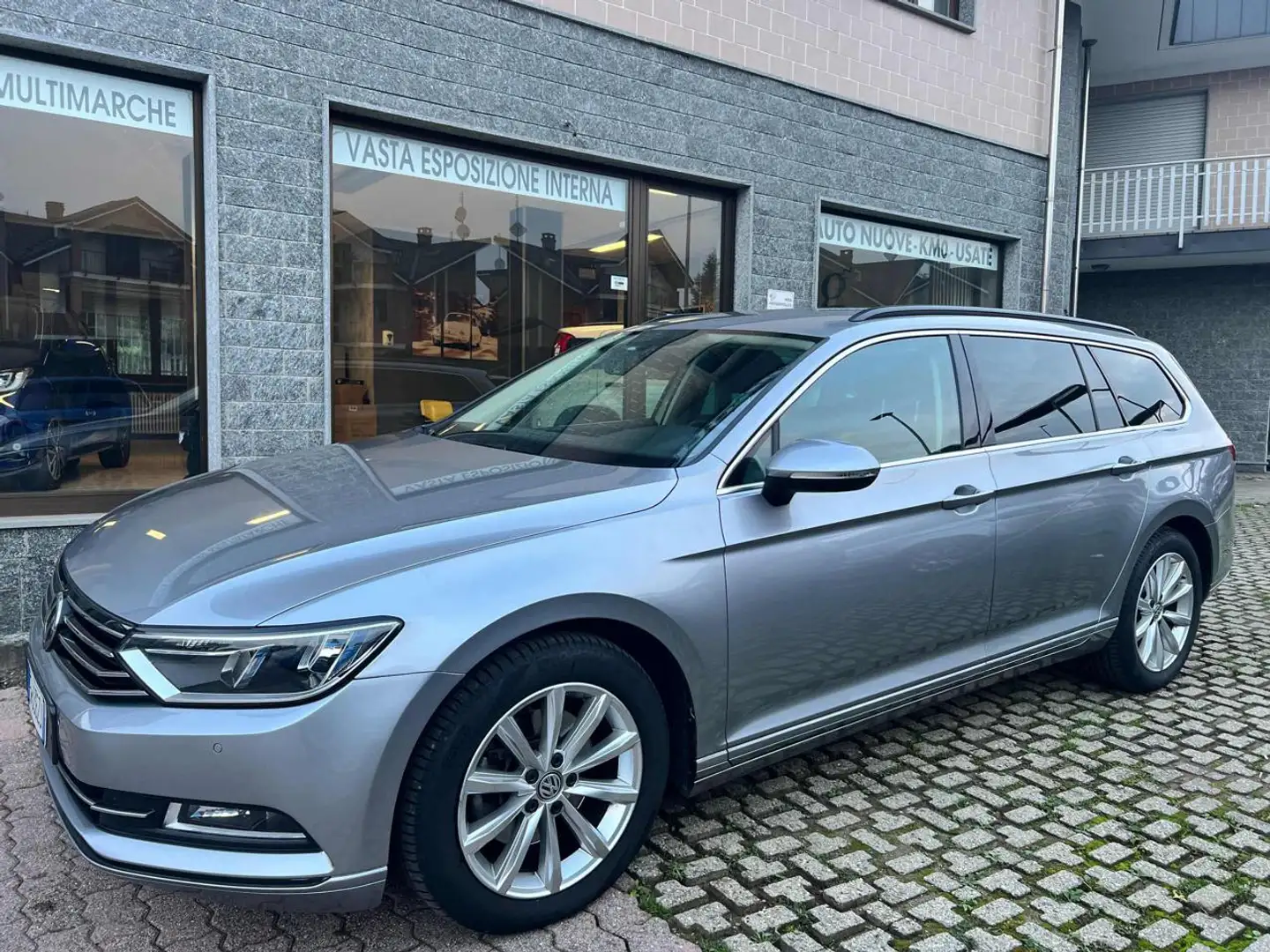 Volkswagen Passat Variant 2.0 TDI DSG Business BlueMotion Tech UNICO PROP Grigio - 1