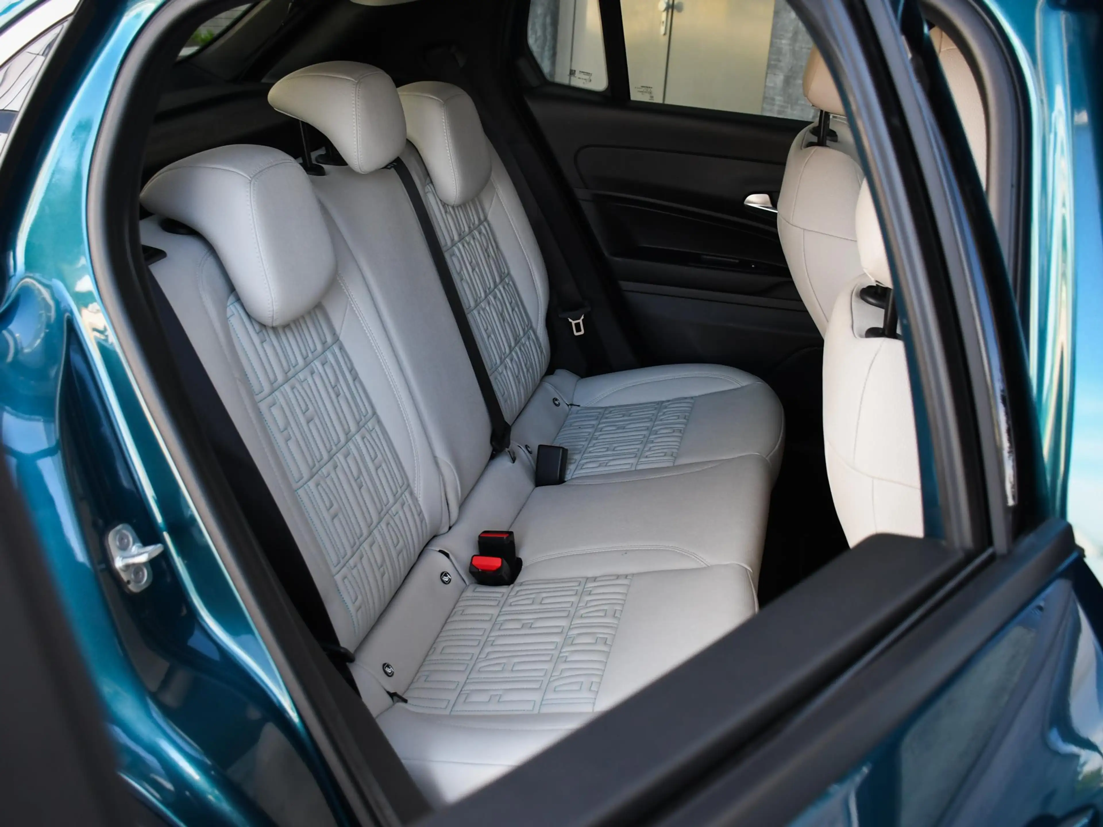 Fiat 600 La Prima 1.2 Hybrid 110pk Automaat MASSAGE | DODE — photo 13