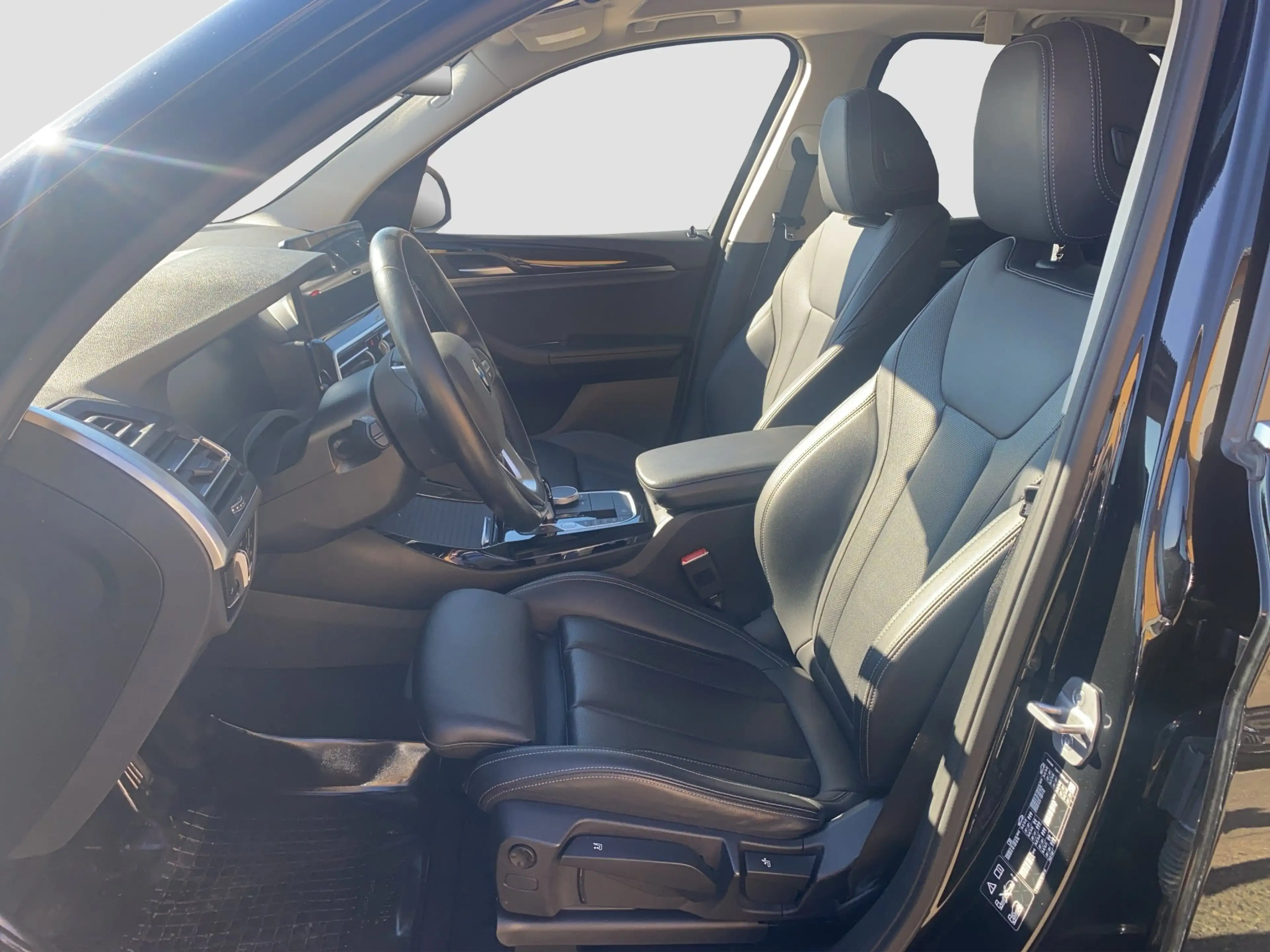 BMW X3 xDrive 20d Laser StHzg 360° AHK HiFi DAB — photo 11