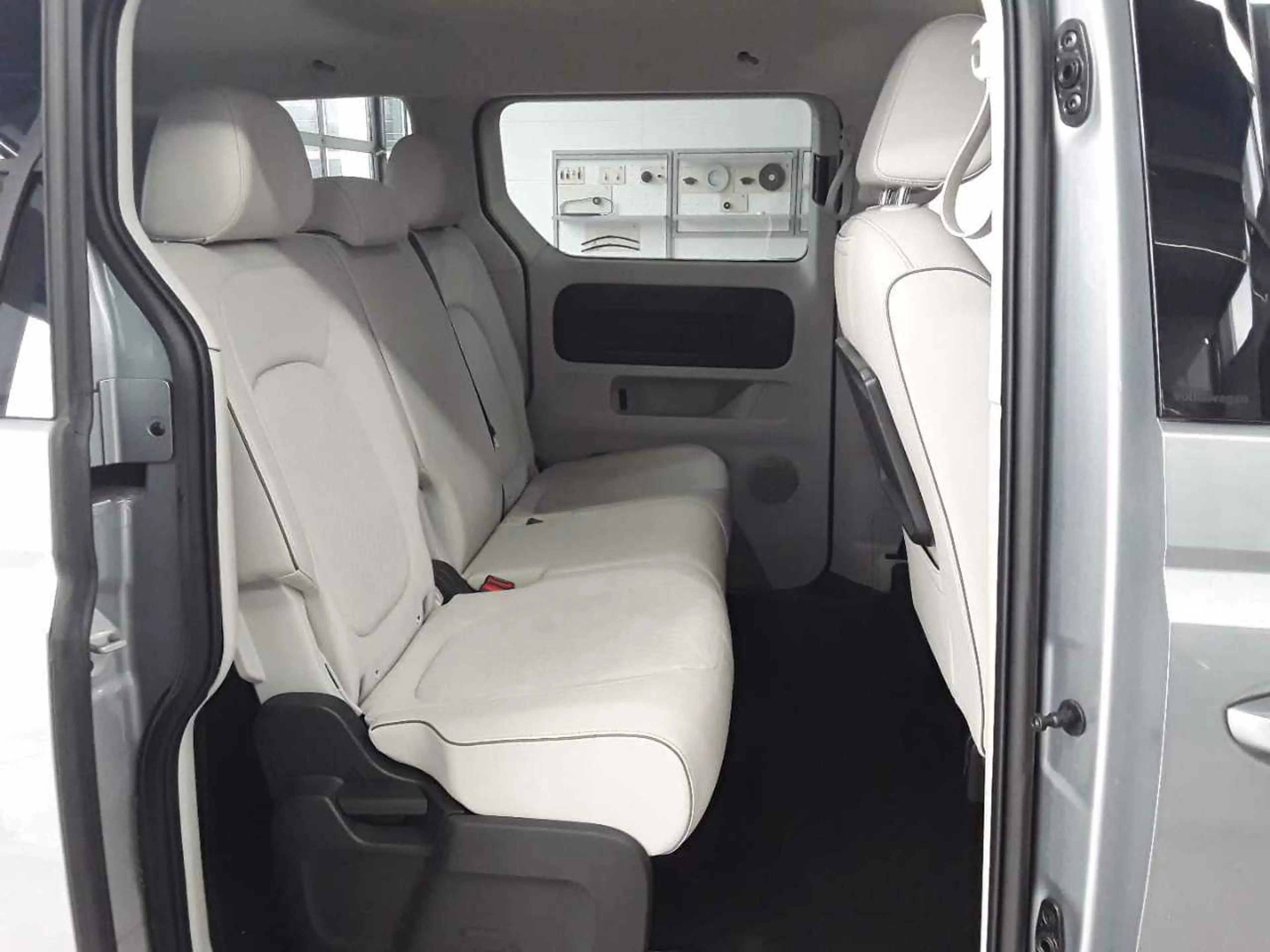 Volkswagen ID. Buzz Pro kurzer Radstand 210 kW (286 PS) Heckantrieb... — photo 6