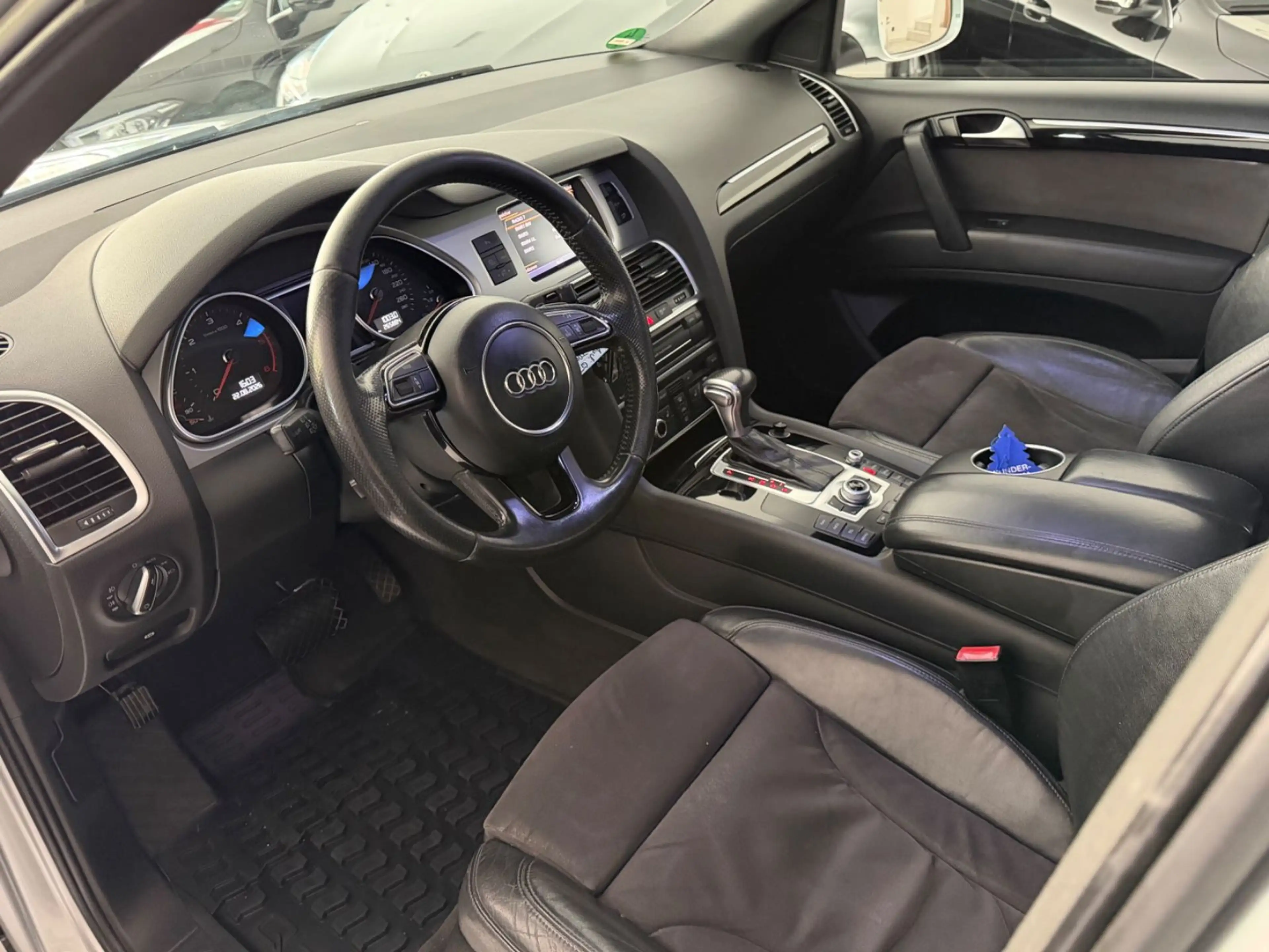 Audi Q7 3.0 TDI quattro,S-Line,Xenon,7-Sitzer,Navi,Tü — photo 10