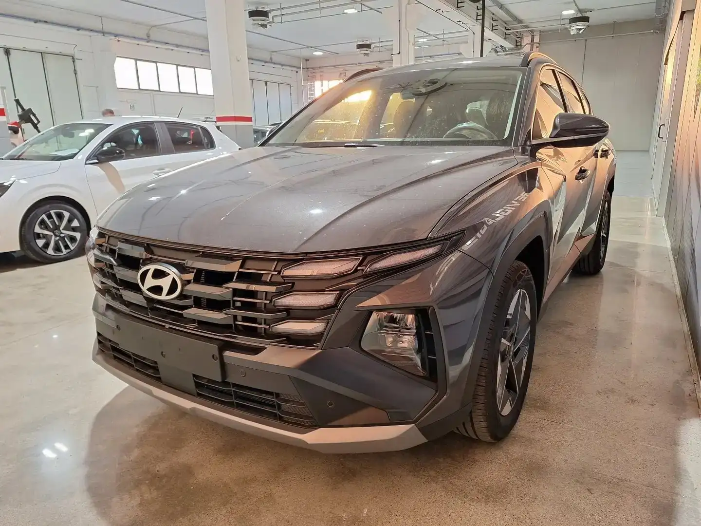 Hyundai TUCSON 1.6 48V Business-KM0 ProntaConsegna-VARI COLORI Grijs - 1