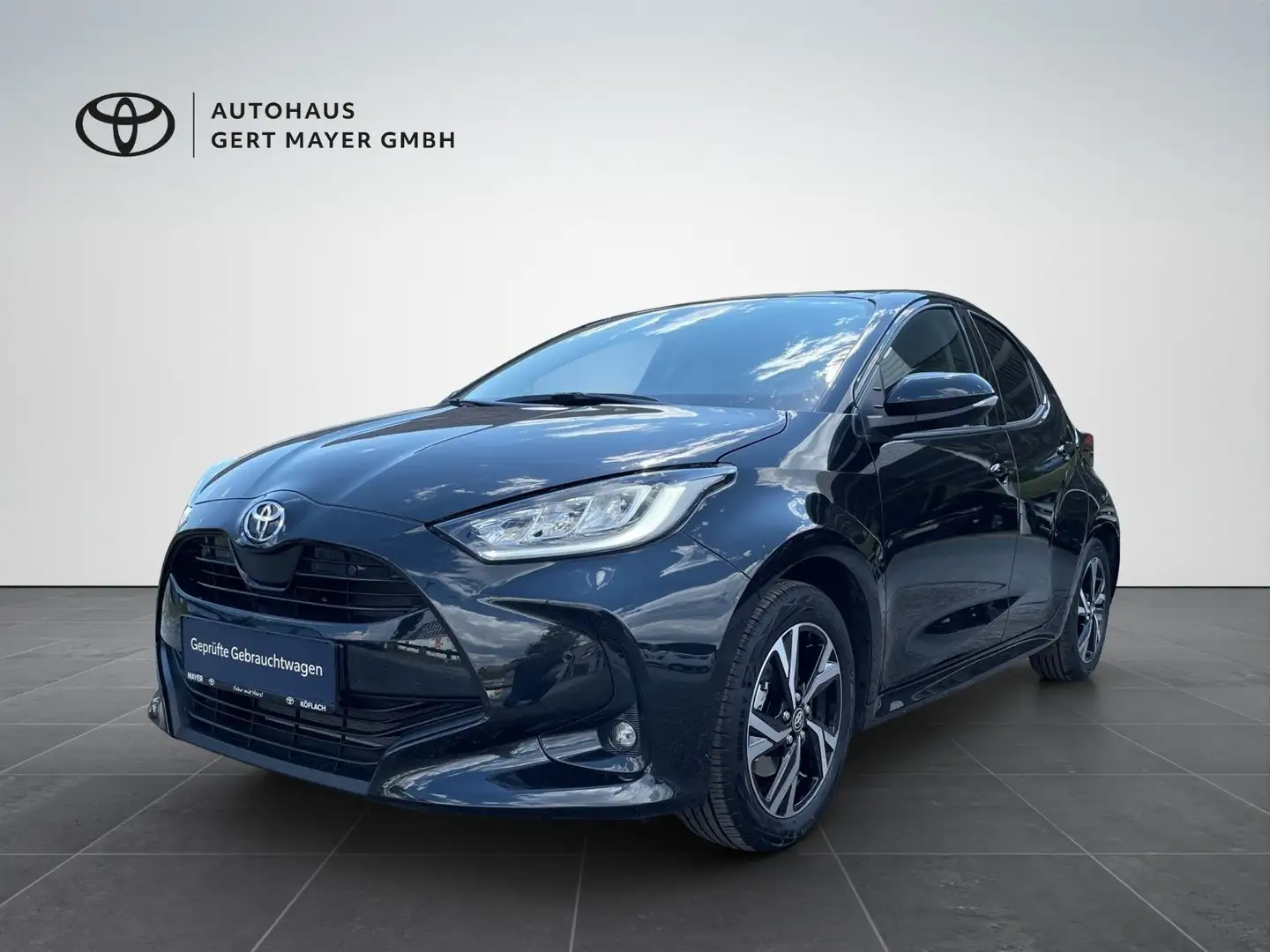 Toyota Yaris Hybrid Active Drive + Savety Paket Schwarz - 1