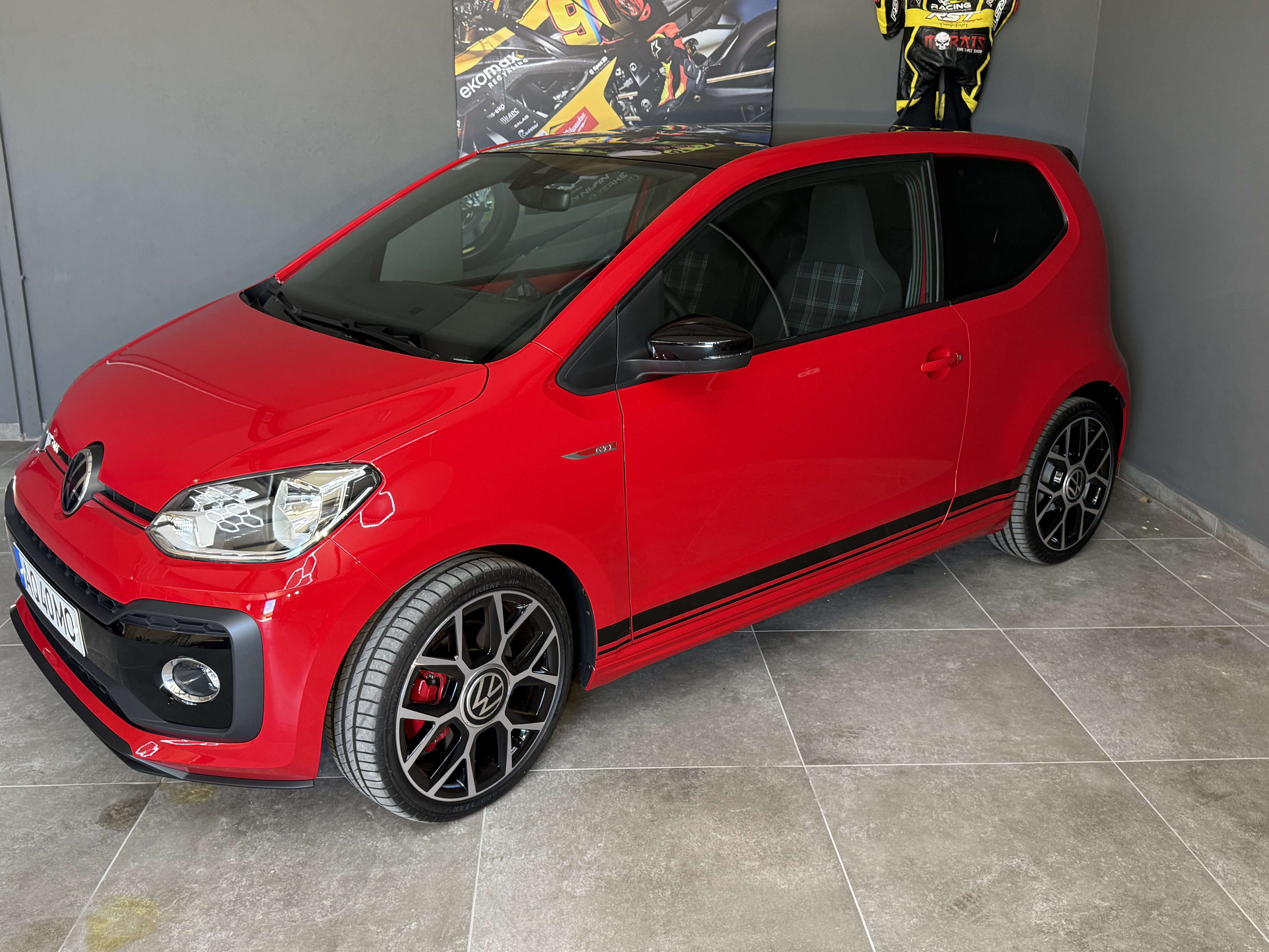 Volkswagen up! GTI - foto 1