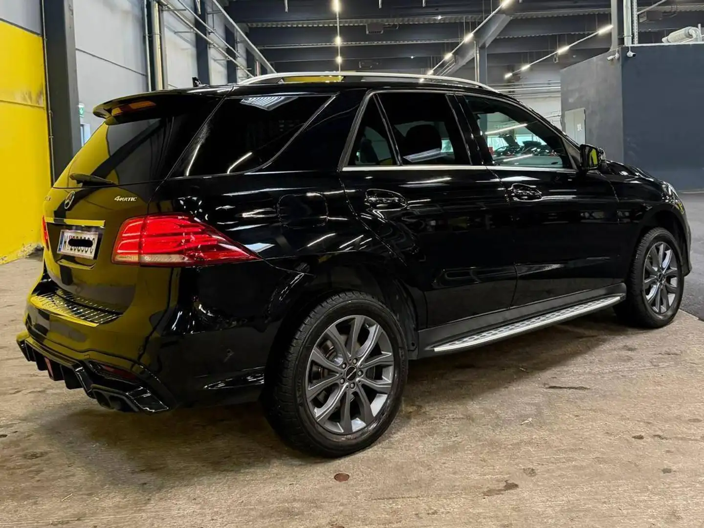 Mercedes-Benz GLE 350 GLE 350 d 4Matic Aut. Schwarz - 1
