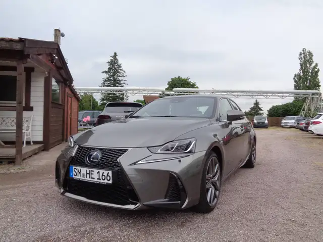 Lexus IS 300 300h