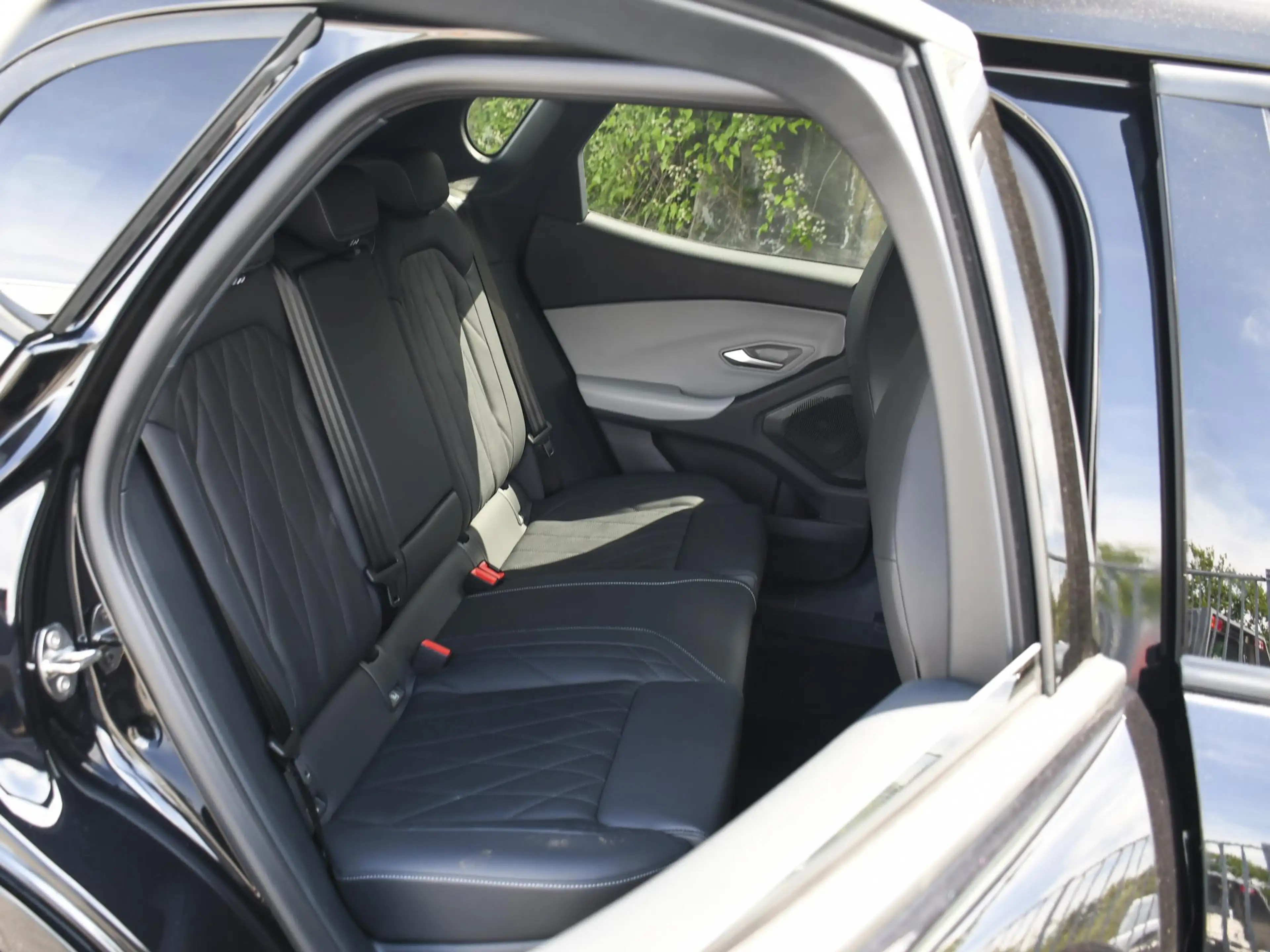 Ford Capri Premium Extended Range 79 kWh 340pk AWD Automaat 2 — photo 13