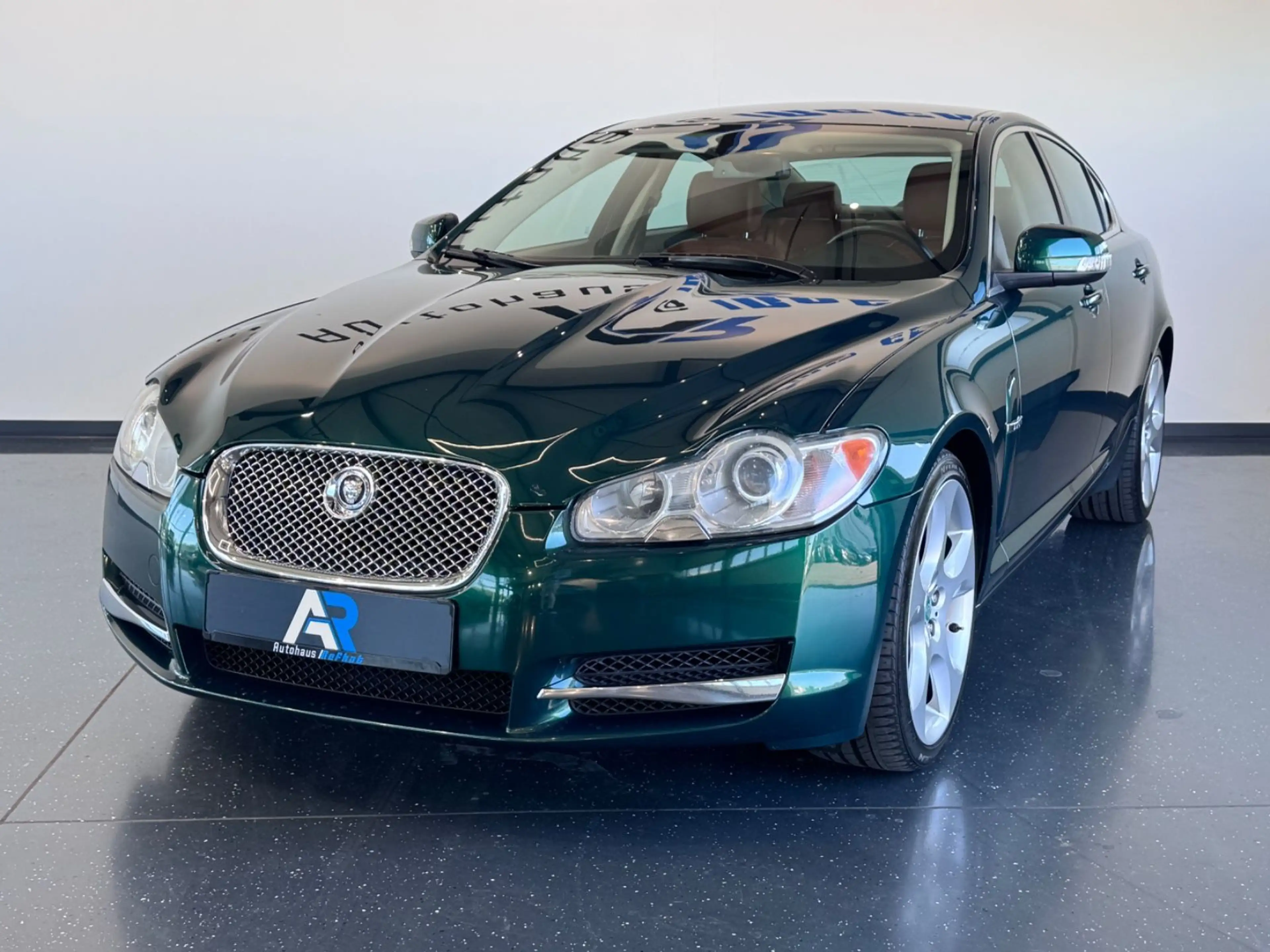 Jaguar XF 4.2 V8 Super*SPORT ABGAS*LEDER*SHZ*TOP ZUSTAN — photo 3