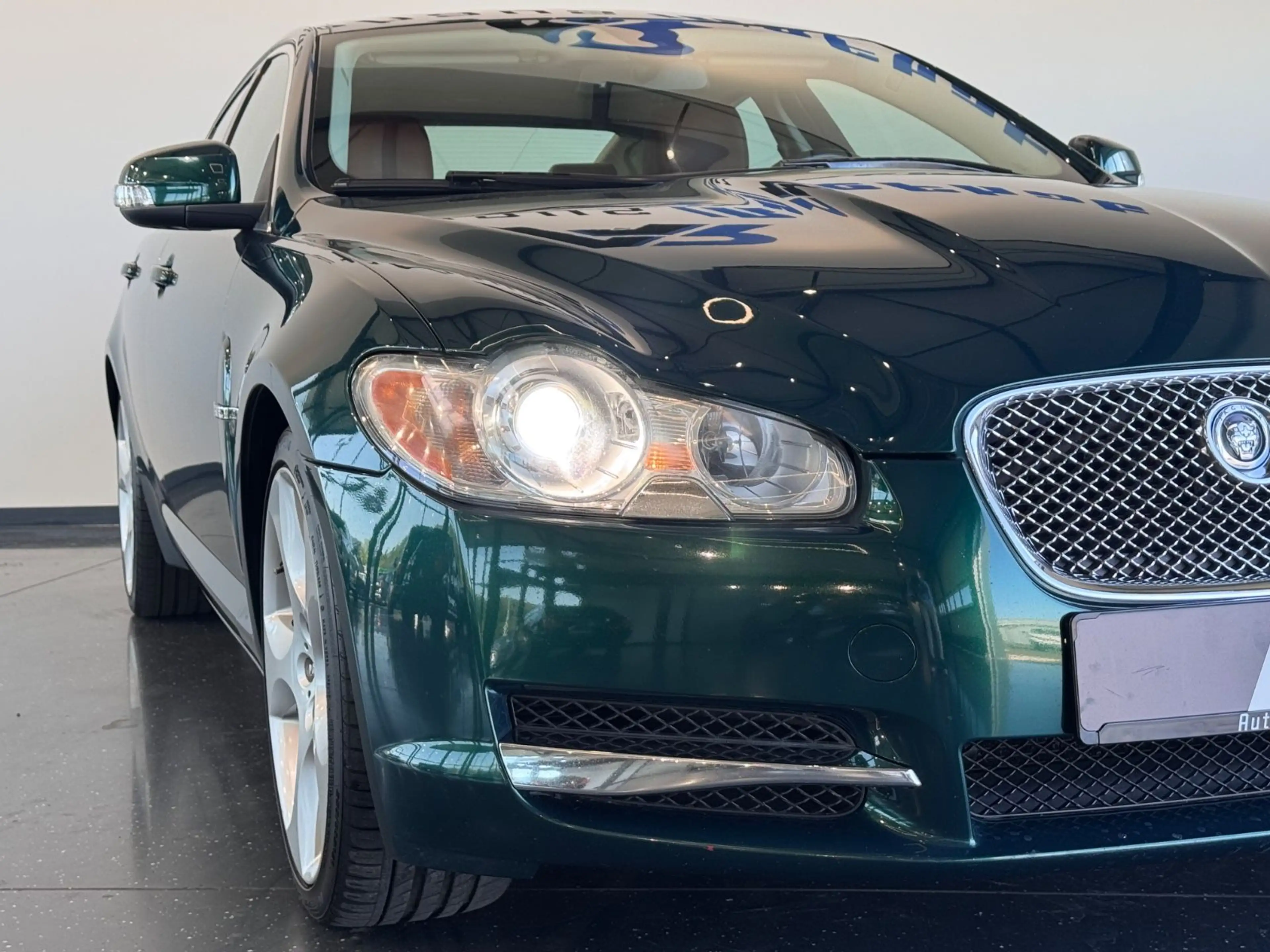 Jaguar XF 4.2 V8 Super*SPORT ABGAS*LEDER*SHZ*TOP ZUSTAN — photo 9