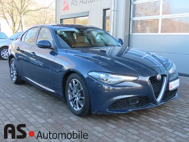 Alfa Romeo Giulia 2.2 JTDM 2.Hd*Bi-Xen*Navi*SHZ*PDC