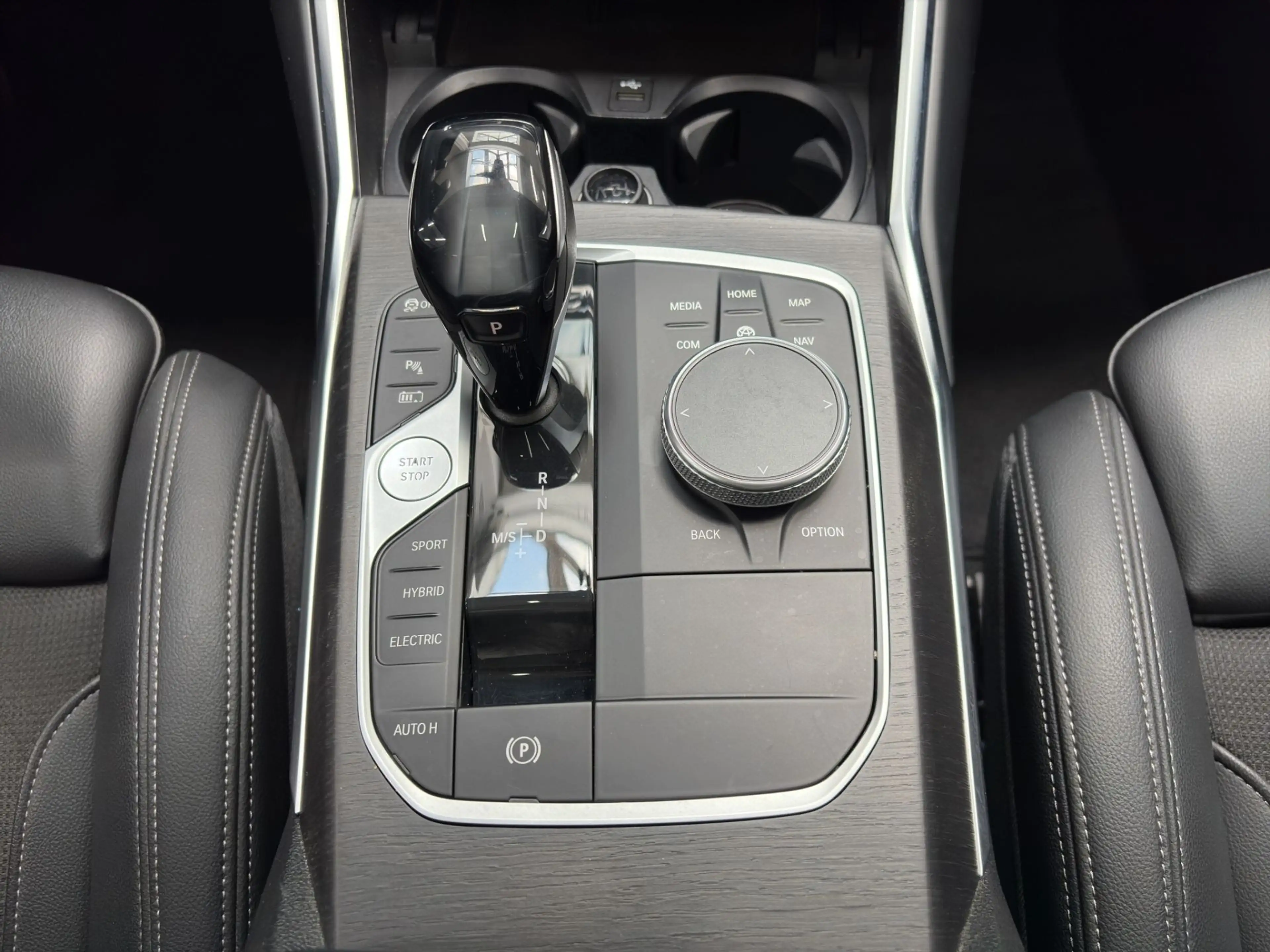 BMW 330 330e PHEV xDrive Touring Aut. Panorama*ACC*HeadUp — photo 12