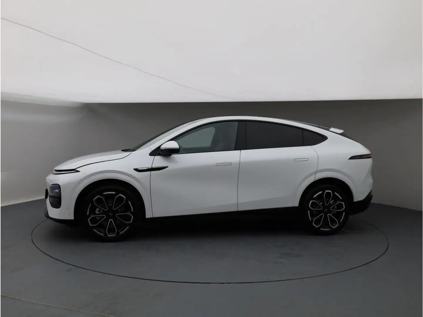 Xpeng G6 AWD Performance 2025 AHK CarPlay 360Kam Pano Weiß - 2