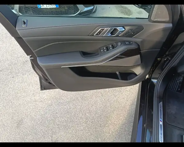 BMW X5 view 13