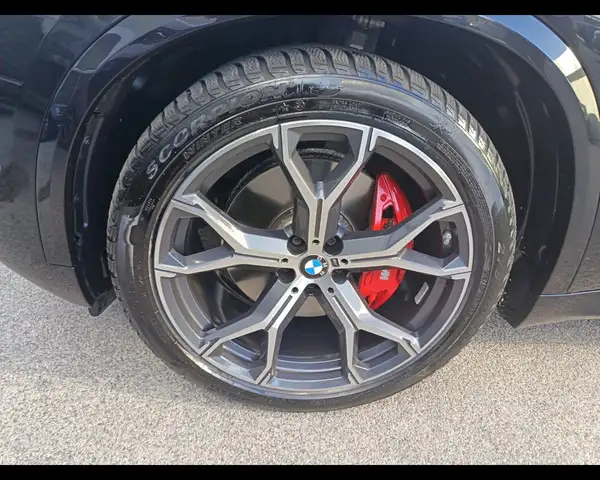 BMW X5 view 10