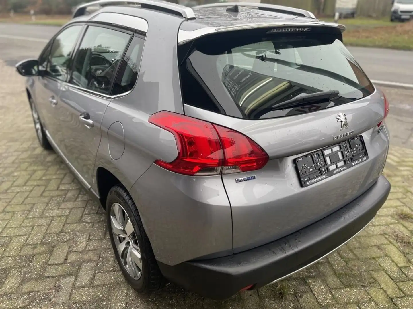 Peugeot 2008 Allure Leder Sitzheizung Navi Rückfahrkamera Grau - 1