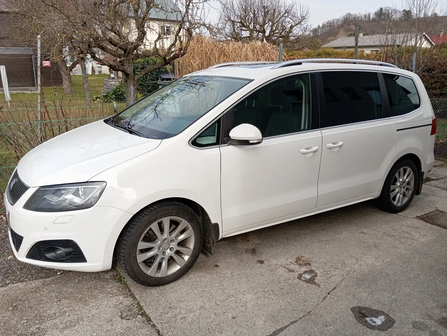 SEAT Alhambra 2.0 TDI (Ecomotive) Start & Stop DSG Weiß - 2