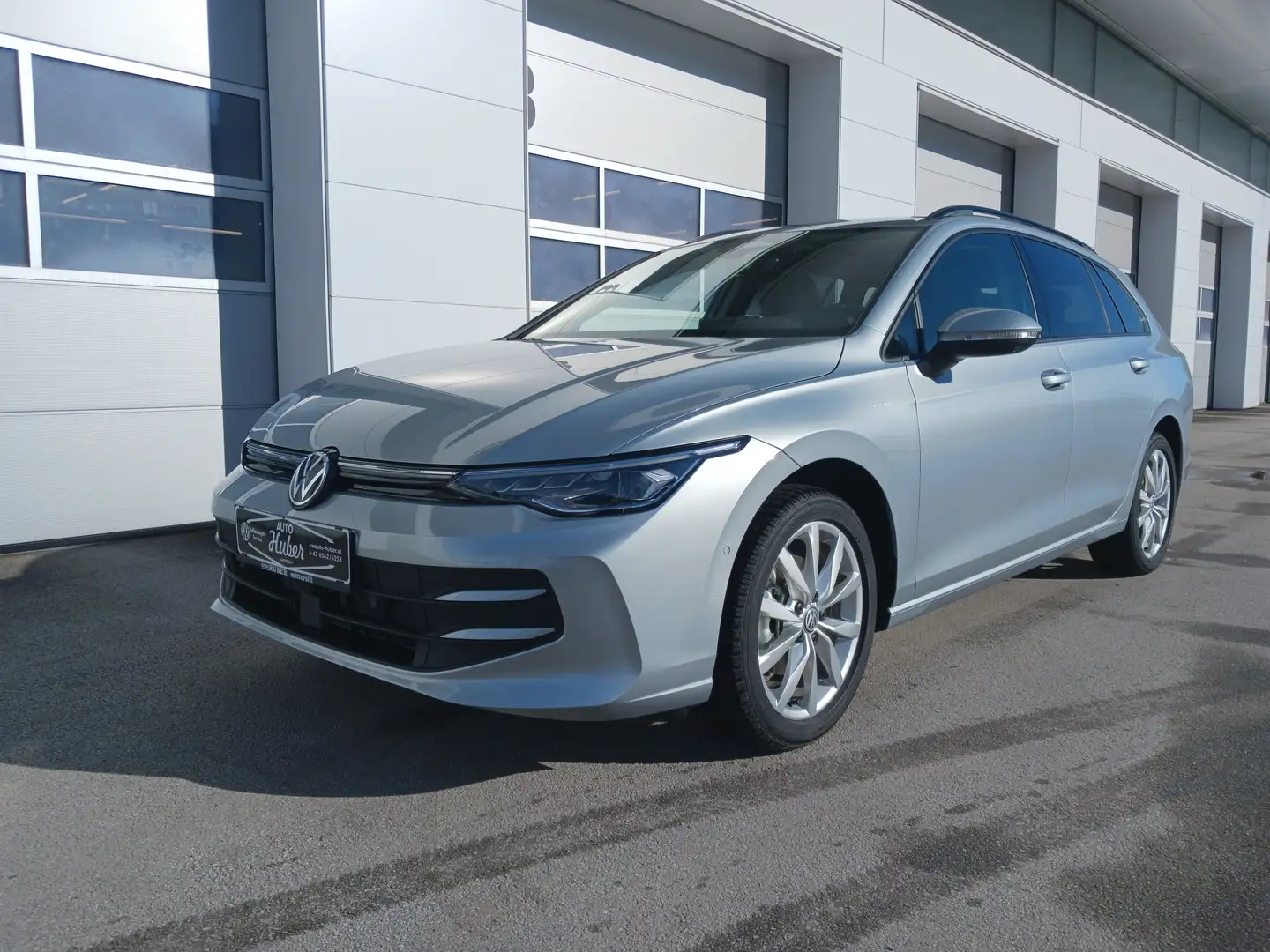 Volkswagen Golf Variant Business 1.5 TSI 85 kW Life Silber - 1