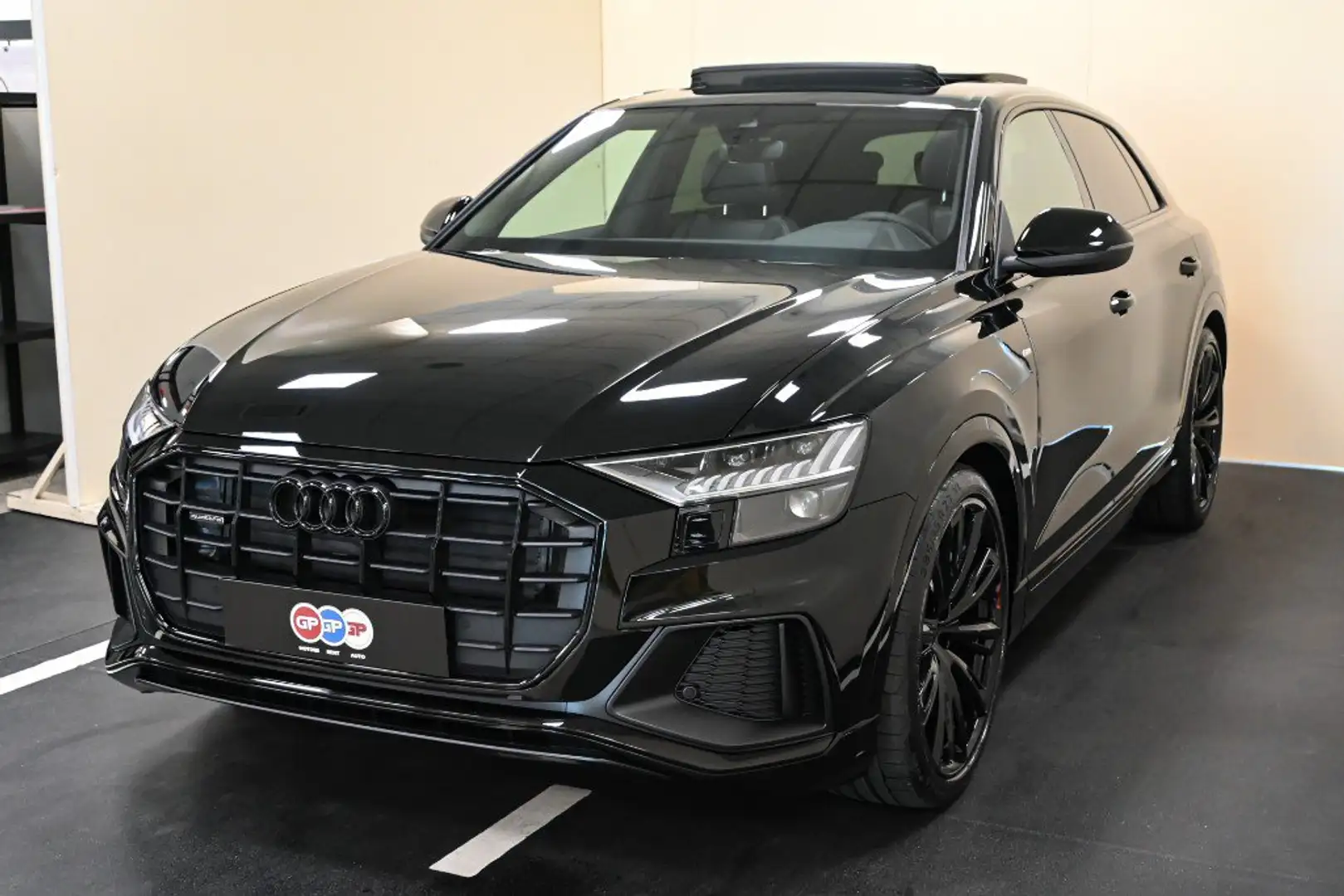 Audi Q8 50 TDI 286 CV quattro Mhev S-Line Černá - 2