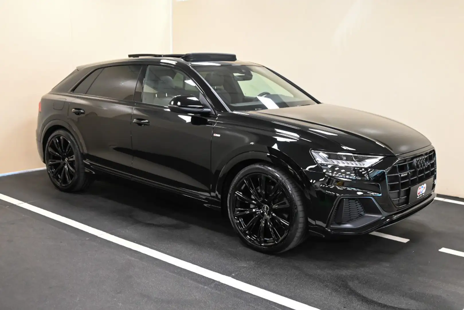 Audi Q8 50 TDI 286 CV quattro Mhev S-Line Černá - 1