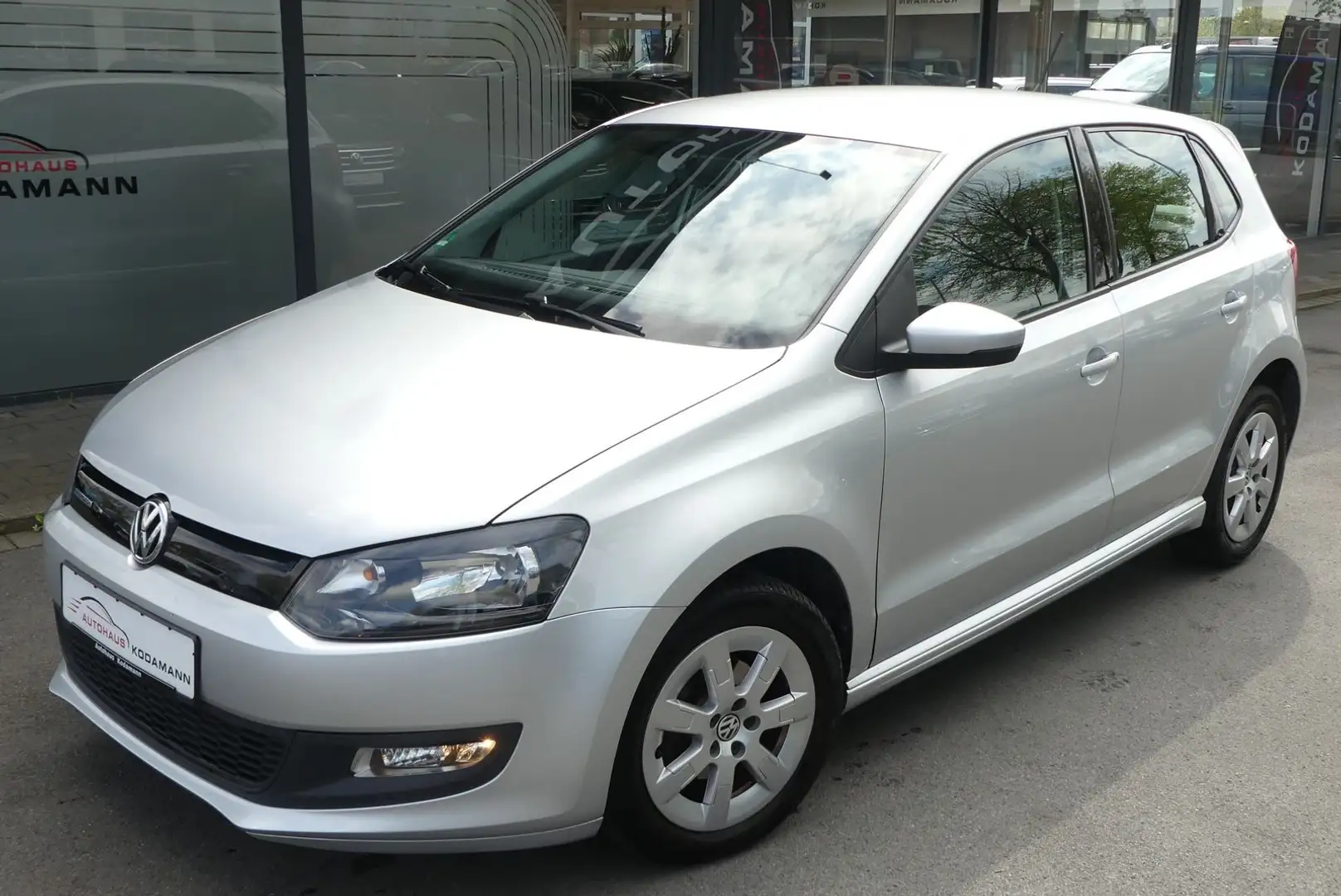 Volkswagen Polo BlueMotion*MP3*TÜV*Klima*Allwetter*Tempomat Zilver - 2
