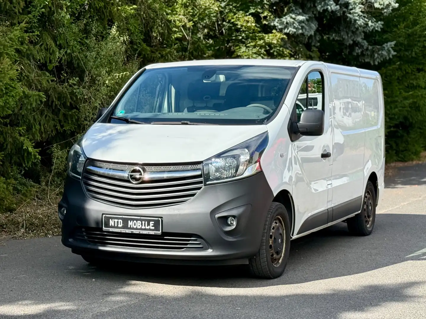 Opel Vivaro Kasten L1H1 2,7t +1.HAND+KLIMA+TÜV+ZV+BLUETOOTH Weiß - 2