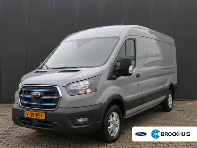 Ford E-Transit 350 L3H2 Trend 68 kWh | PRO Power Stopcontacten |