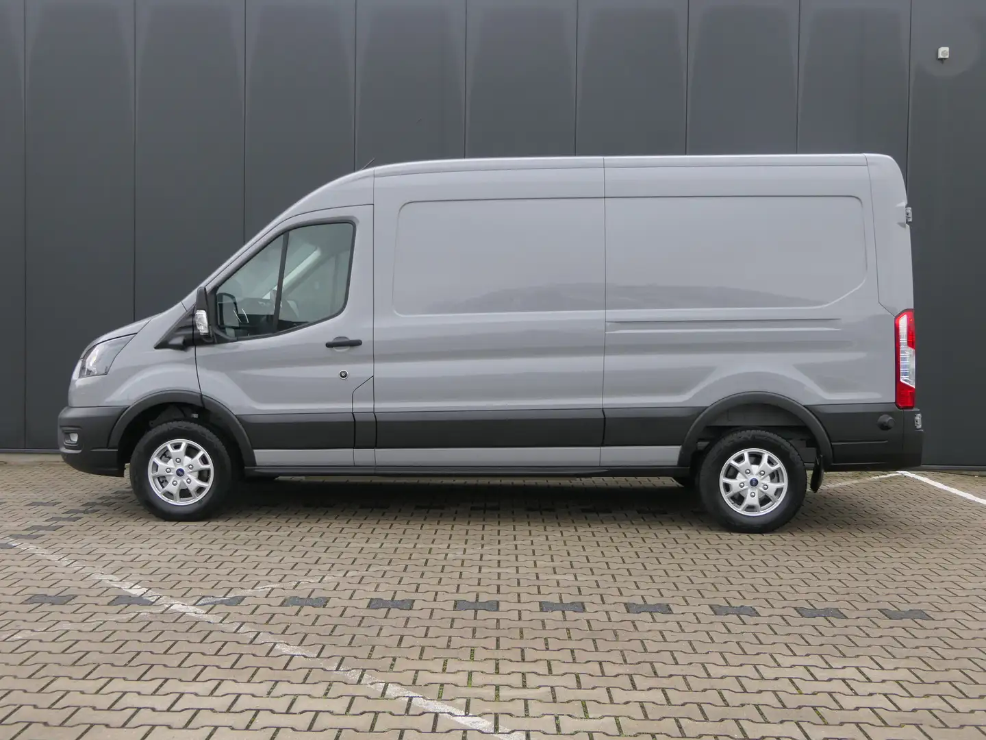 Ford E-Transit 350 L3H2 Trend 68 kWh | PRO Power Stopcontacten | Gri - 2