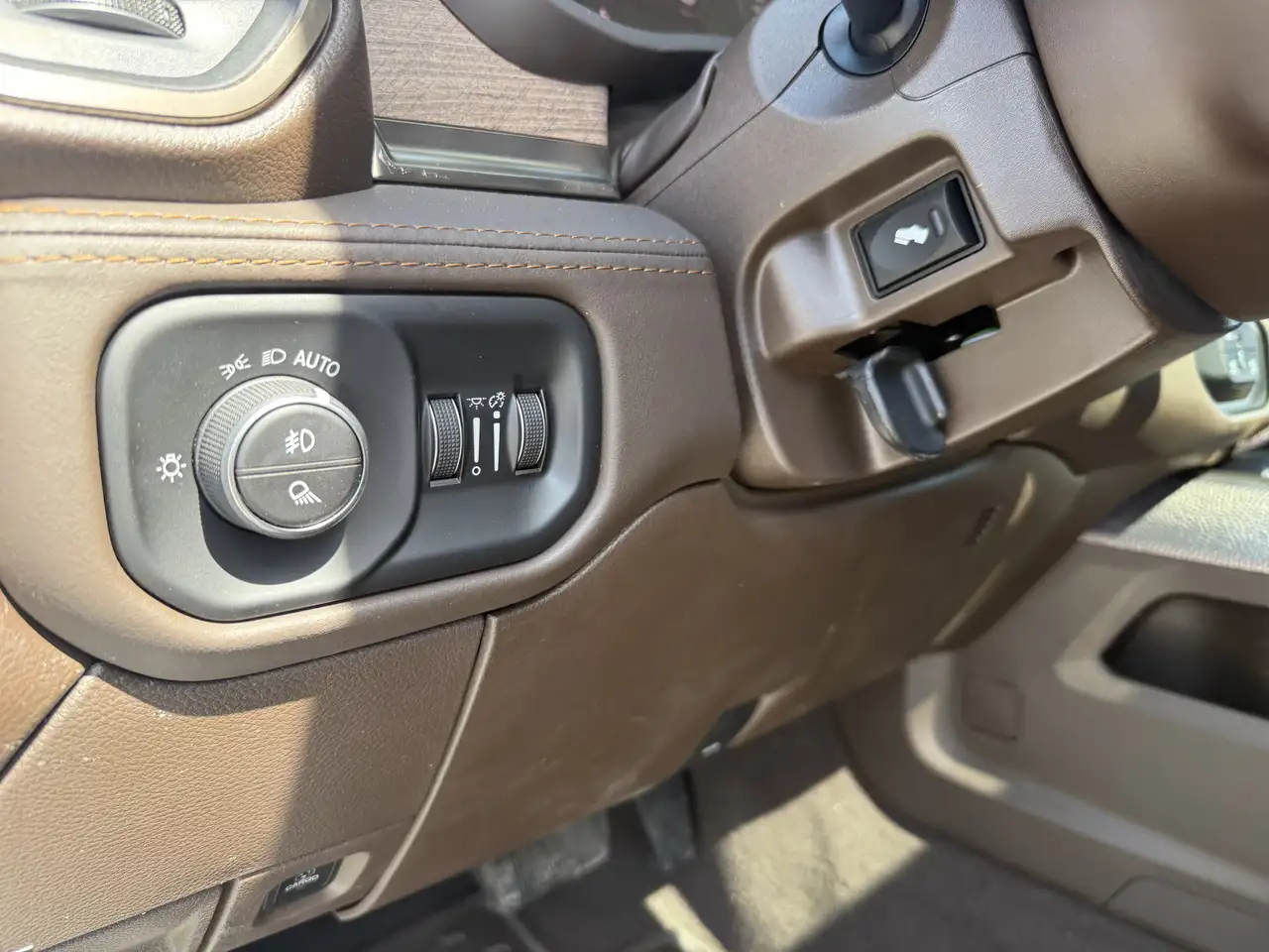 RAM 2500 снимка RAM 2500