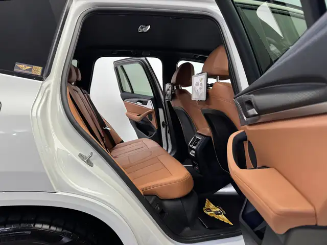BMW X3 view 23