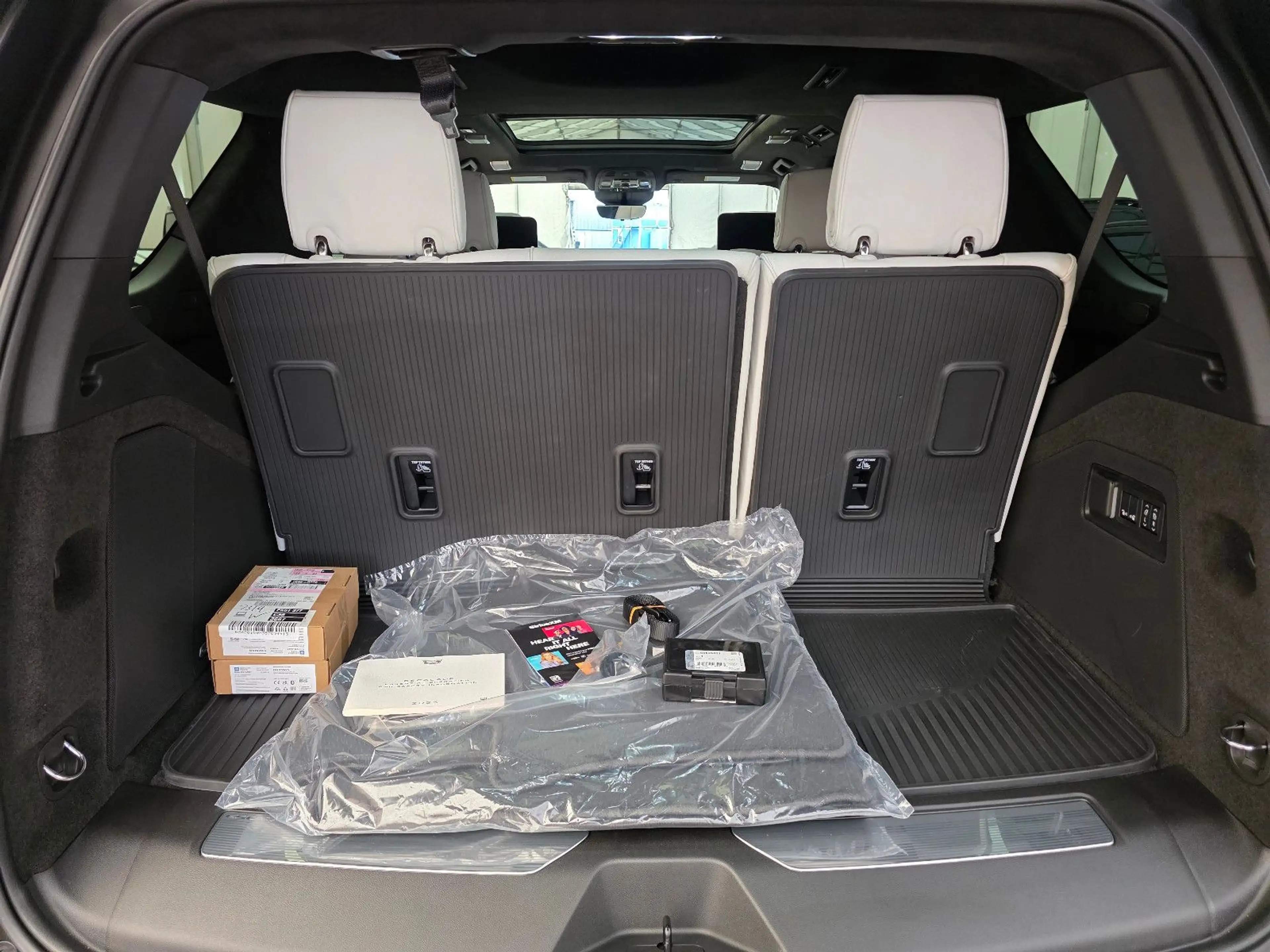 Cadillac Escalade Sport Platinum T1: 129.000 EUR, Stock ! — photo 7