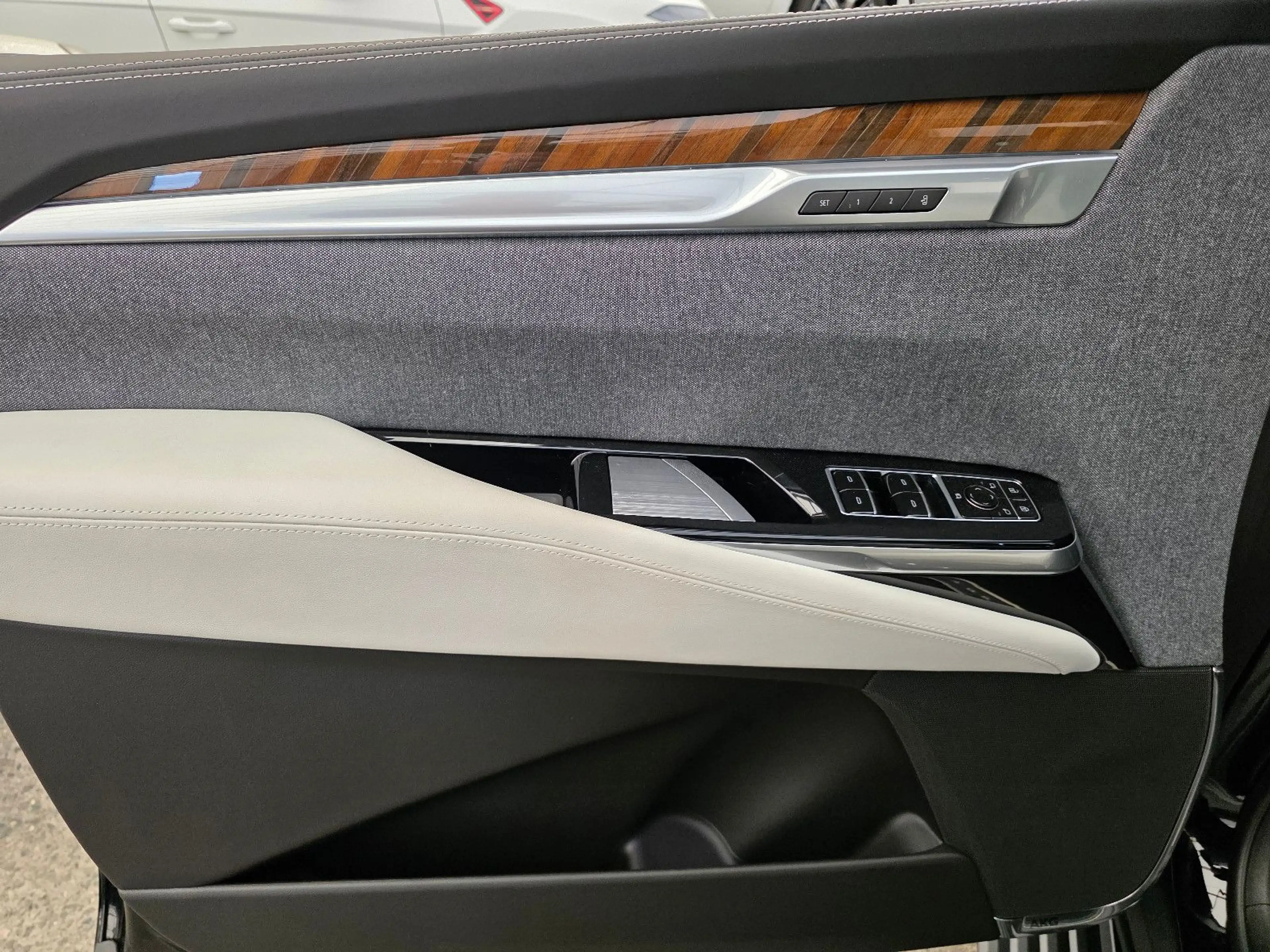Cadillac Escalade Sport Platinum T1: 129.000 EUR, Stock ! — photo 15