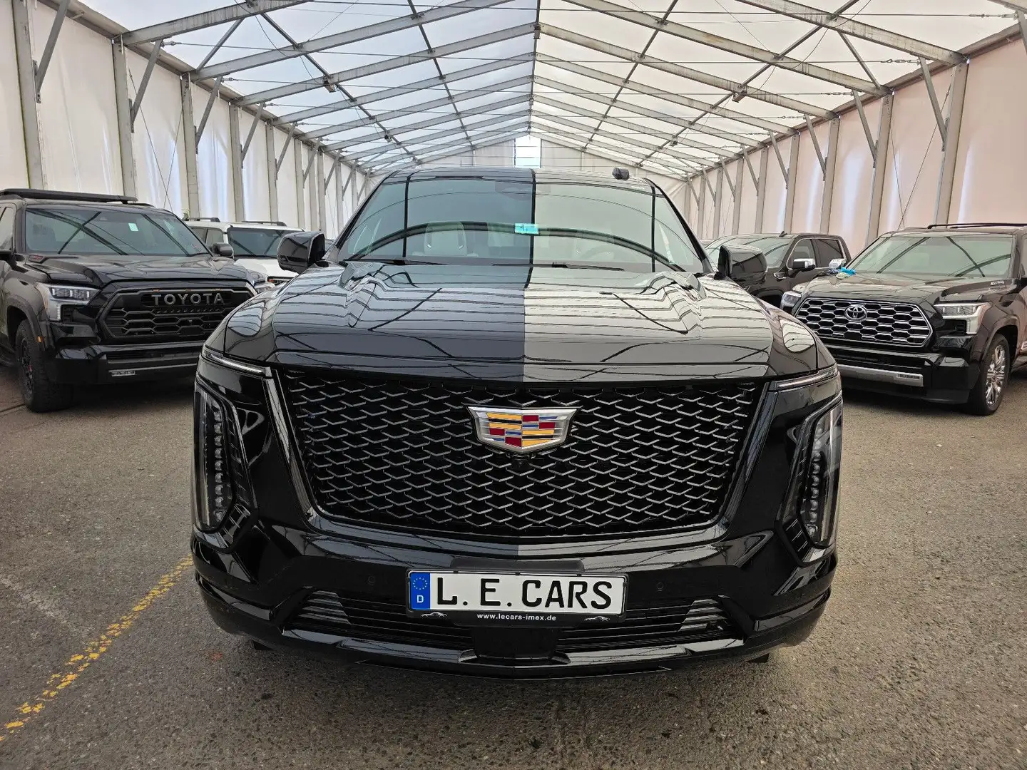 Cadillac Escalade Sport Platinum T1: 129.000 EUR, Stock ! Schwarz - 2