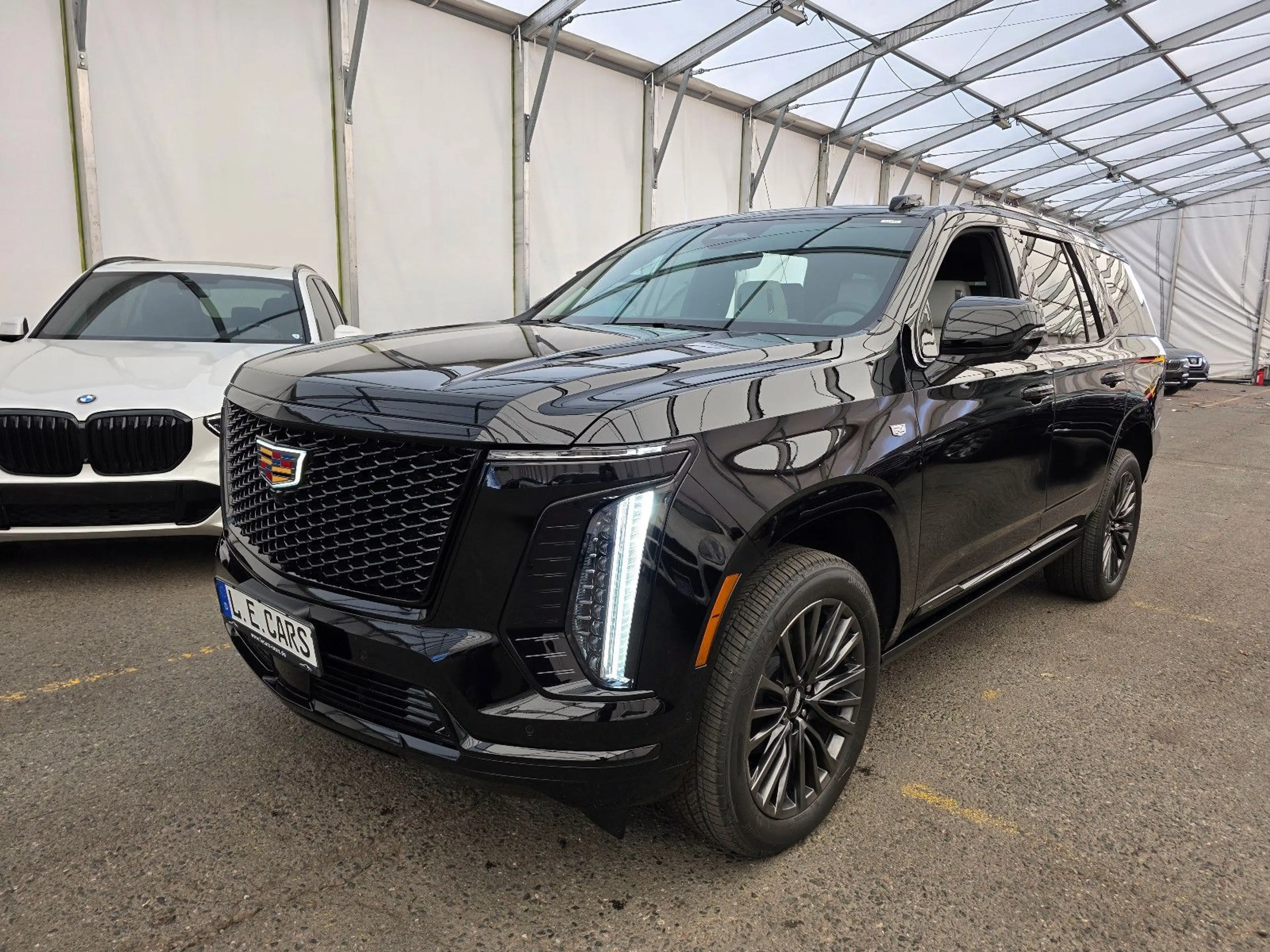 Cadillac Escalade Sport Platinum T1: 129.000 EUR, Stock !