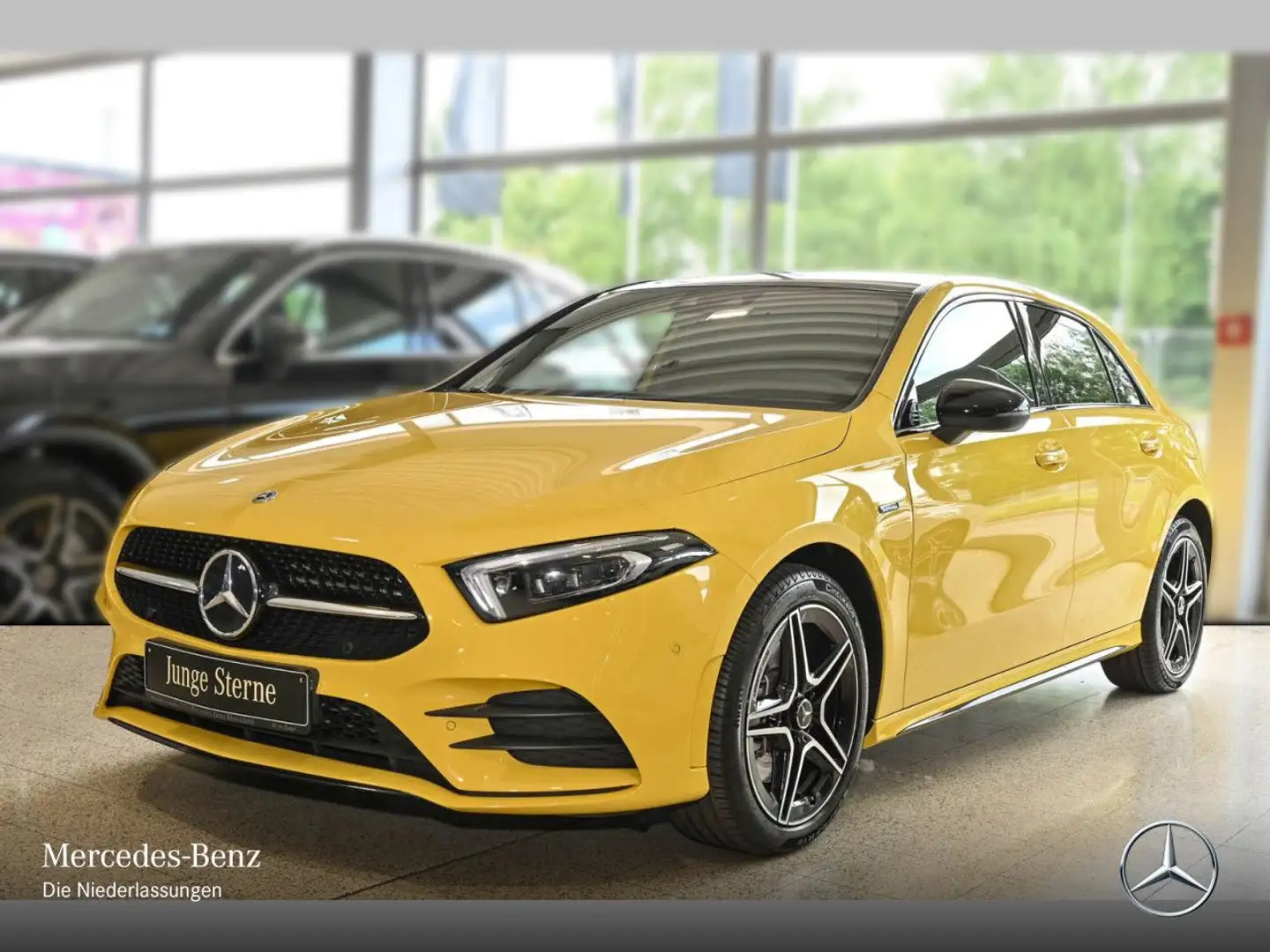 Mercedes-Benz A 250 e EDITION 2020+AMG+NIGHT+PANO+MULTIBEAM+TOTW Amarillo - 2