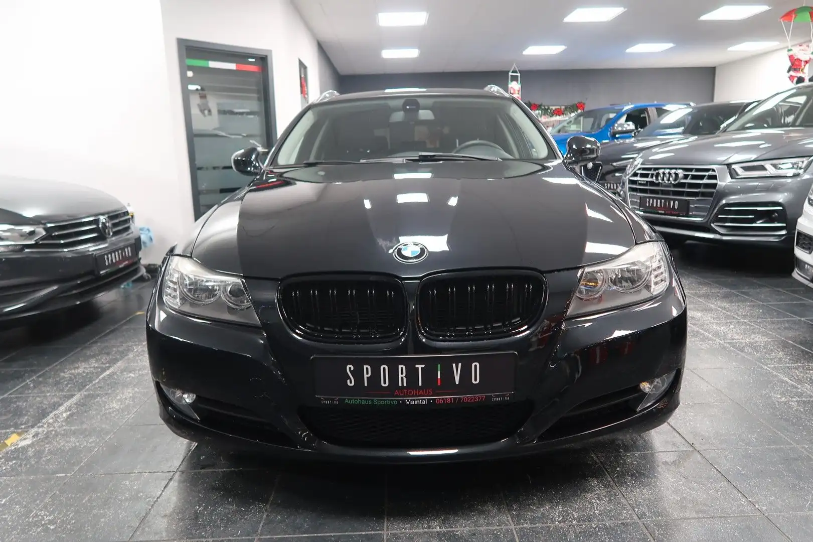BMW 318 Touring 318i*Facelift*Automatik*NAVI*SHZ*AHK*PDC Noir - 2